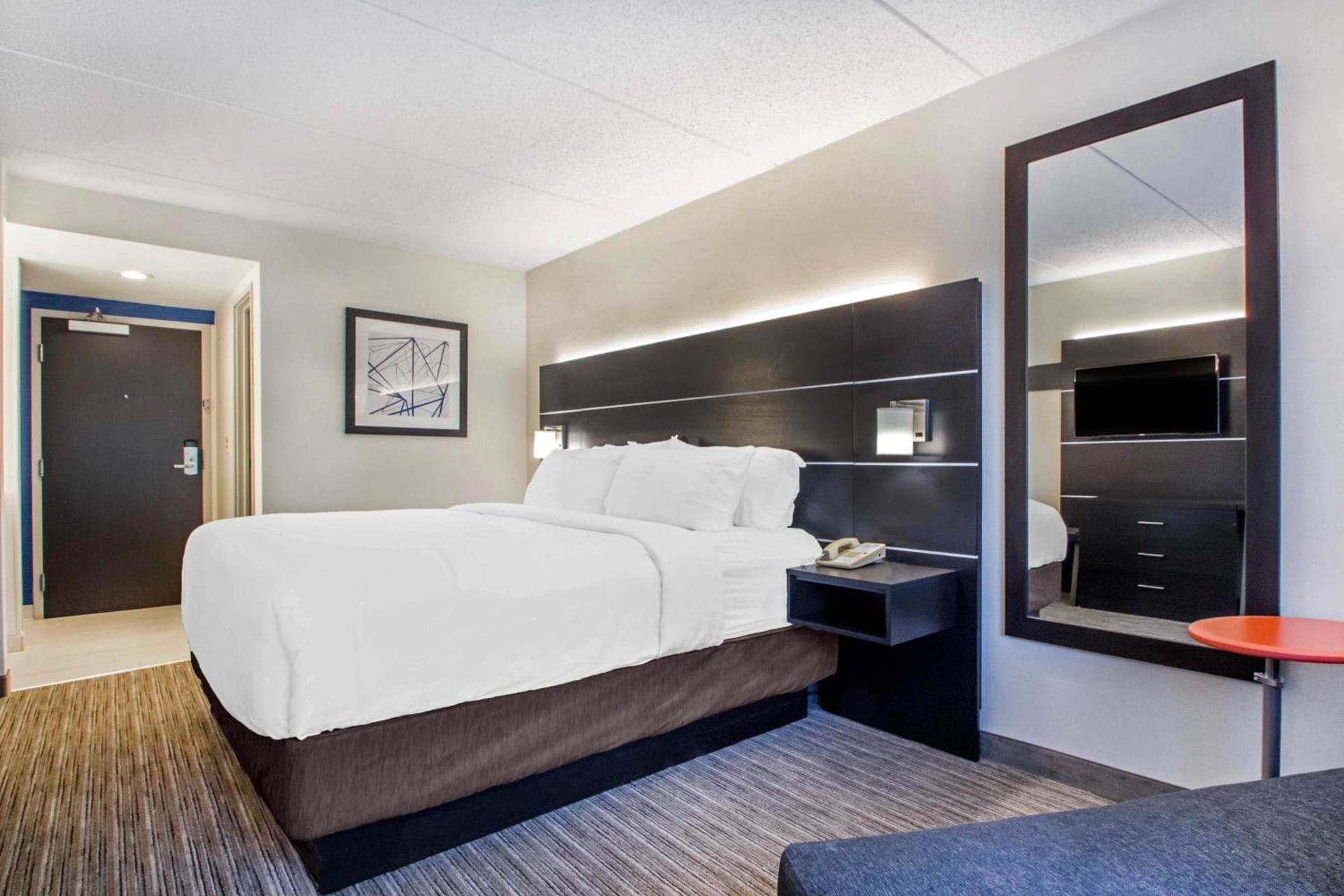 Holiday Inn Express & Suites - Albany Airport - Wolf Road by IHG photo 16