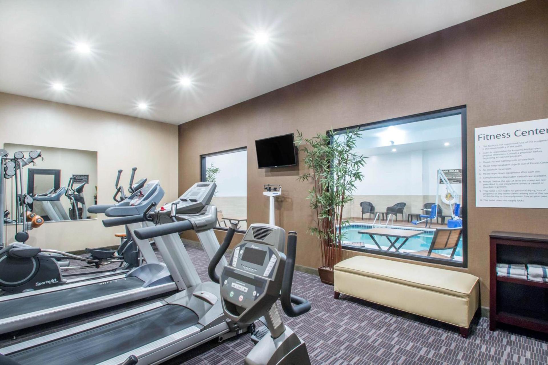 Holiday Inn Express & Suites - Albany Airport - Wolf Road by IHG photo 11