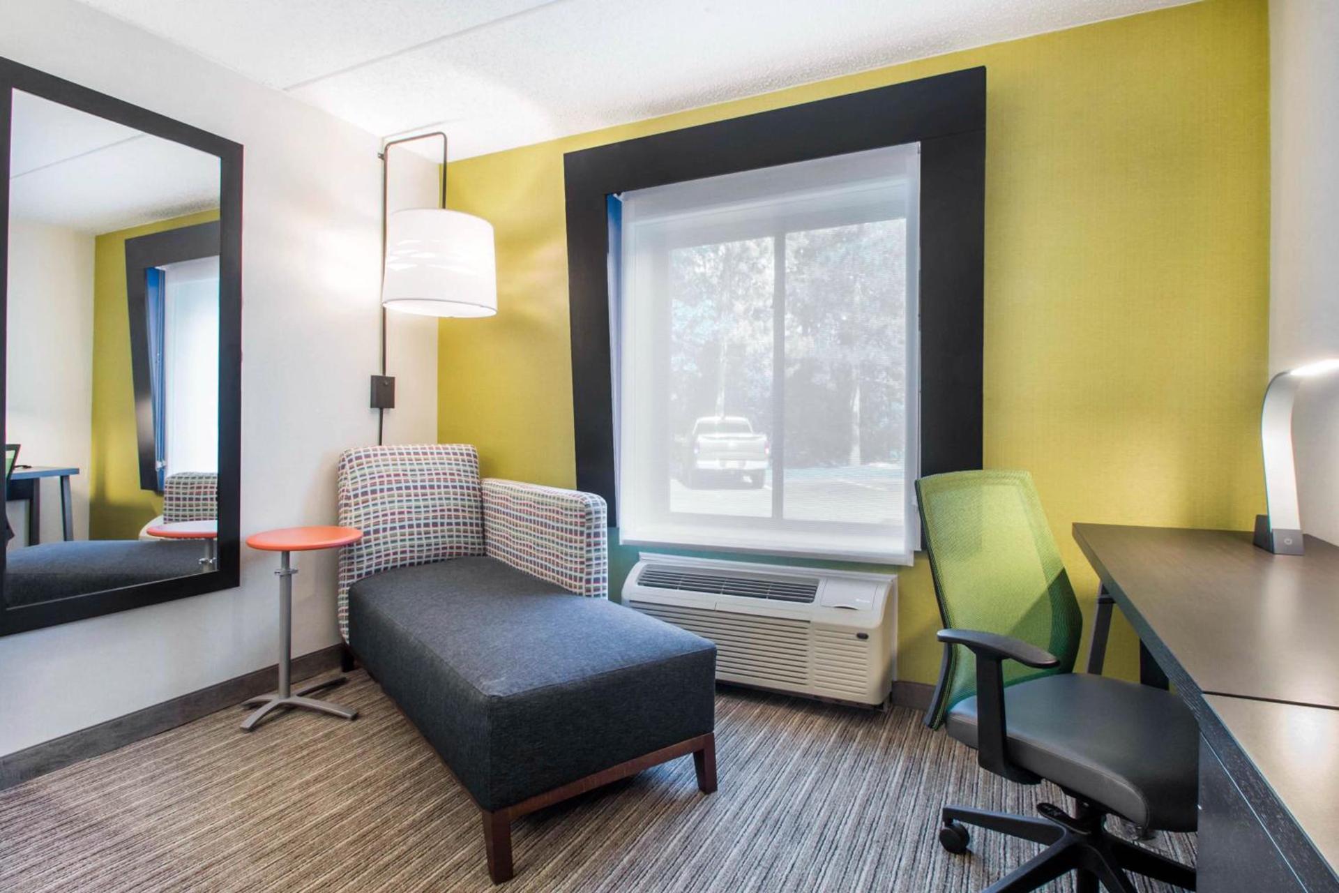 Holiday Inn Express & Suites - Albany Airport - Wolf Road by IHG photo 25