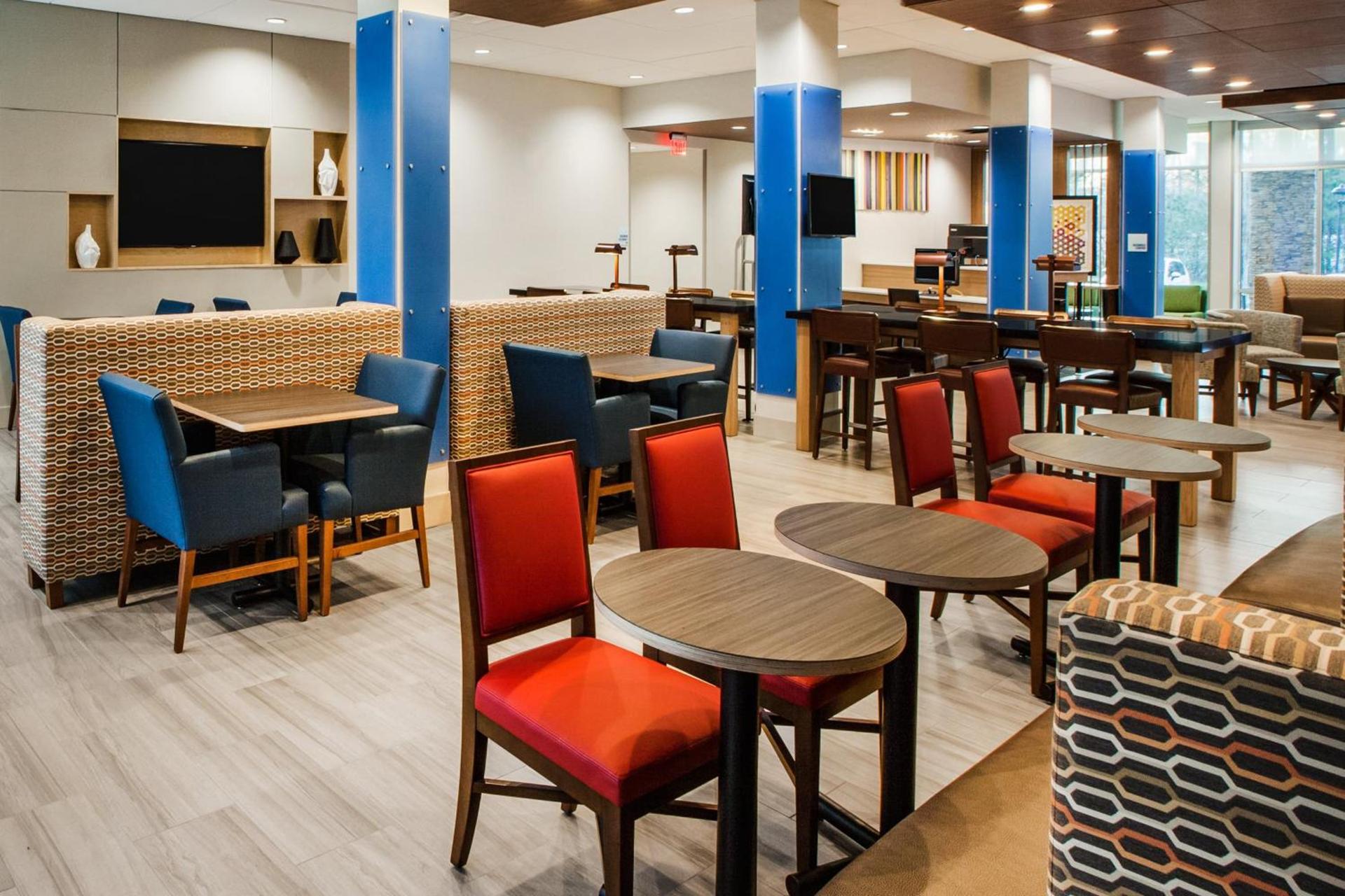 Holiday Inn Express Hotel & Suites Murray by IHG photo 2