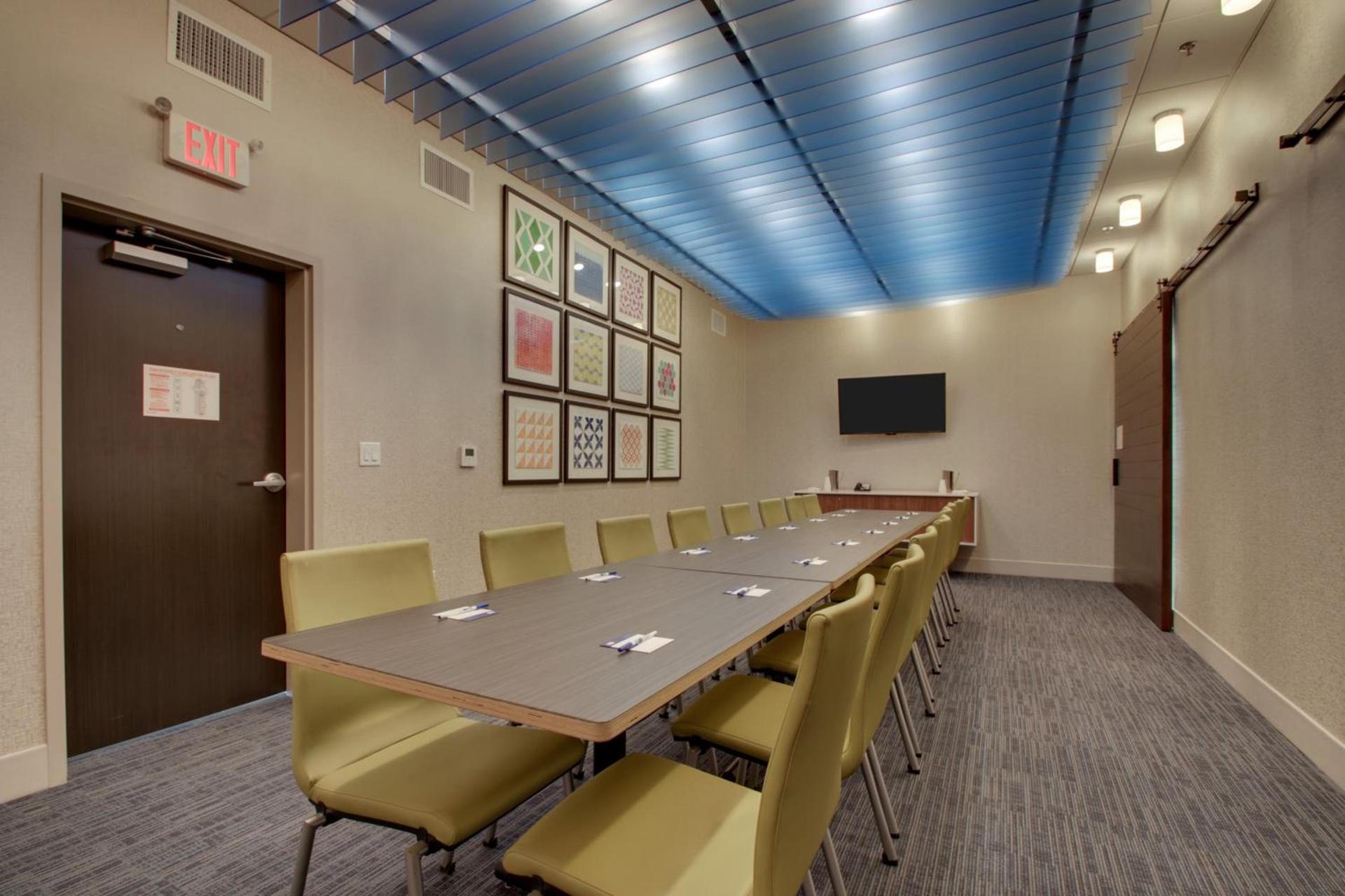 Holiday Inn Express & Suites - Mount Vernon by IHG photo 43