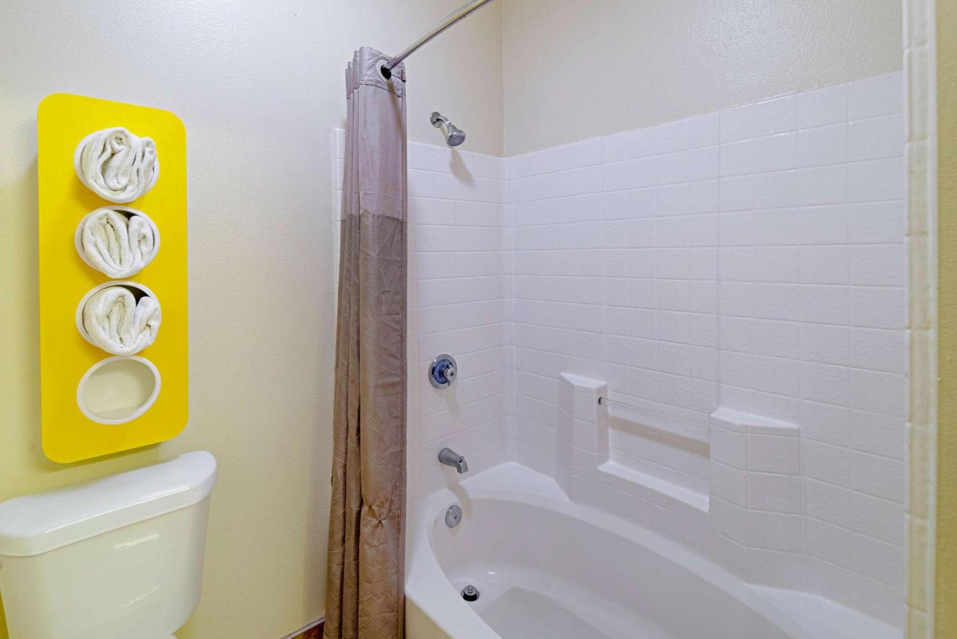 Motel 6-Rhome, TX photo 20