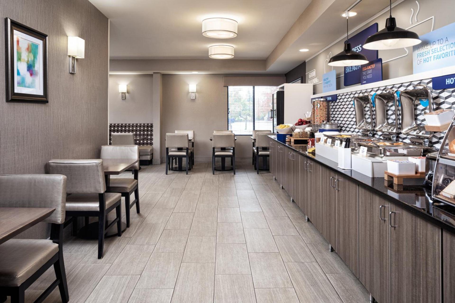 Holiday Inn Express Hotel & Suites Minneapolis - Minnetonka by IHG photo 20