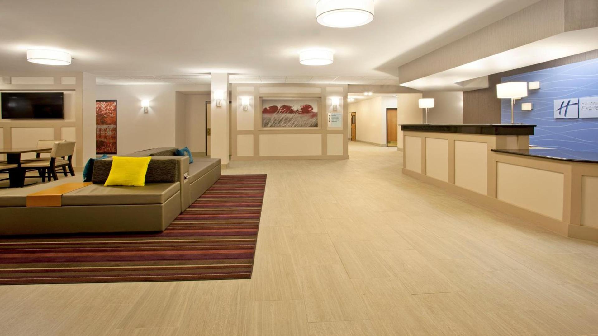Holiday Inn Express Hotel & Suites Minneapolis - Minnetonka by IHG photo 15