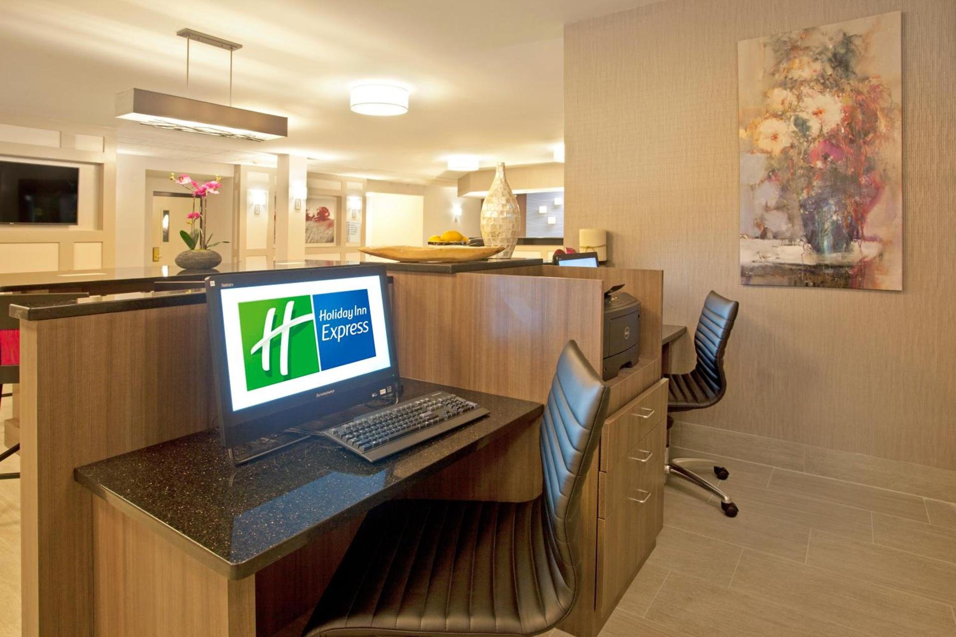 Holiday Inn Express Hotel & Suites Minneapolis - Minnetonka by IHG photo 19