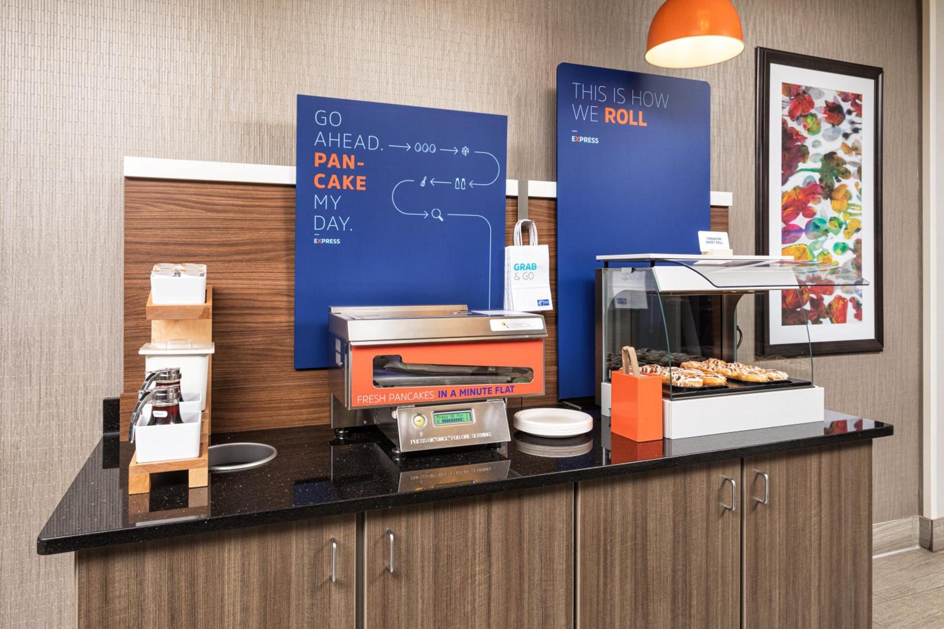 Holiday Inn Express Hotel & Suites Minneapolis - Minnetonka by IHG photo 21