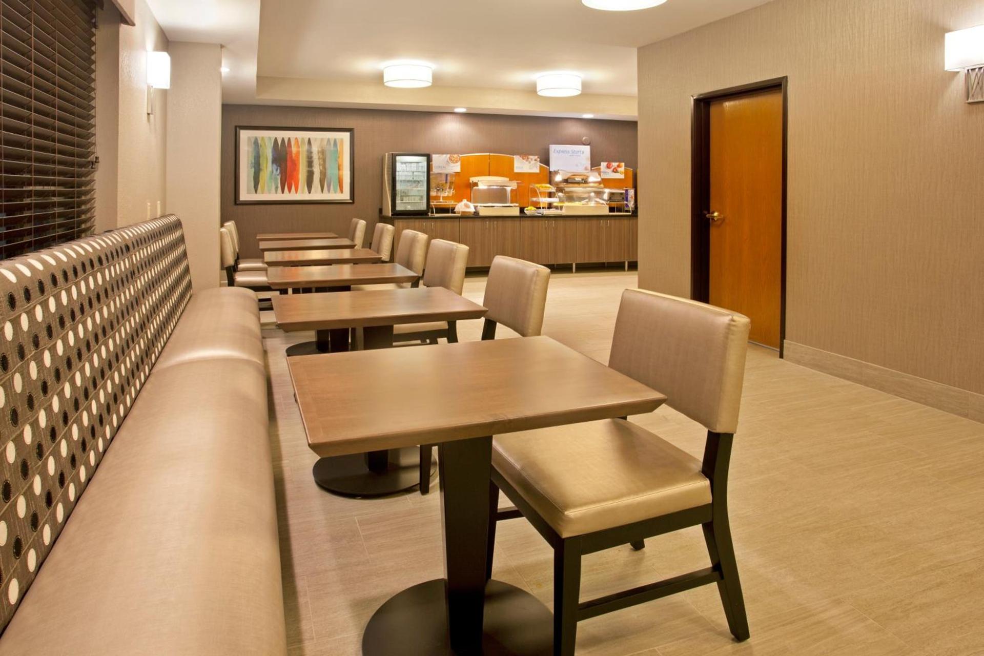 Holiday Inn Express Hotel & Suites Minneapolis - Minnetonka by IHG photo 13