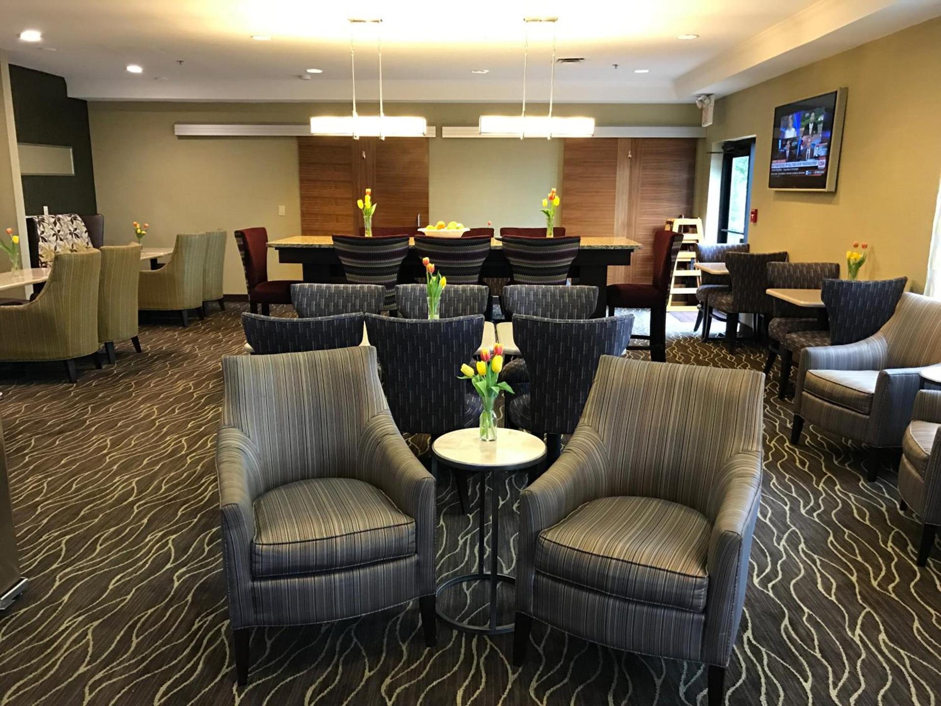 Holiday Inn Express Hotel & Suites St. Paul - Woodbury by IHG photo 32