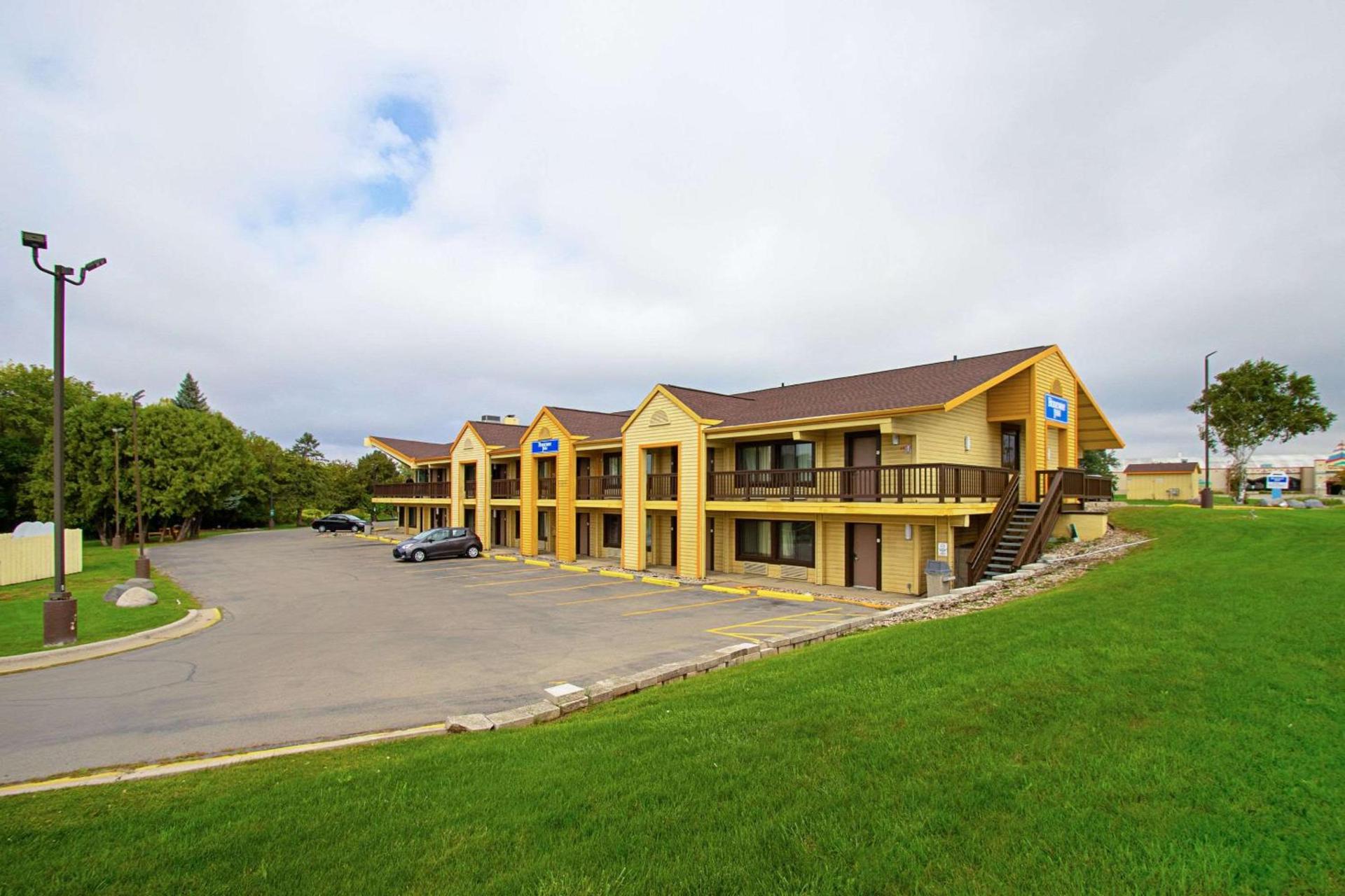 Travelodge by Wyndham Appleton photo 19