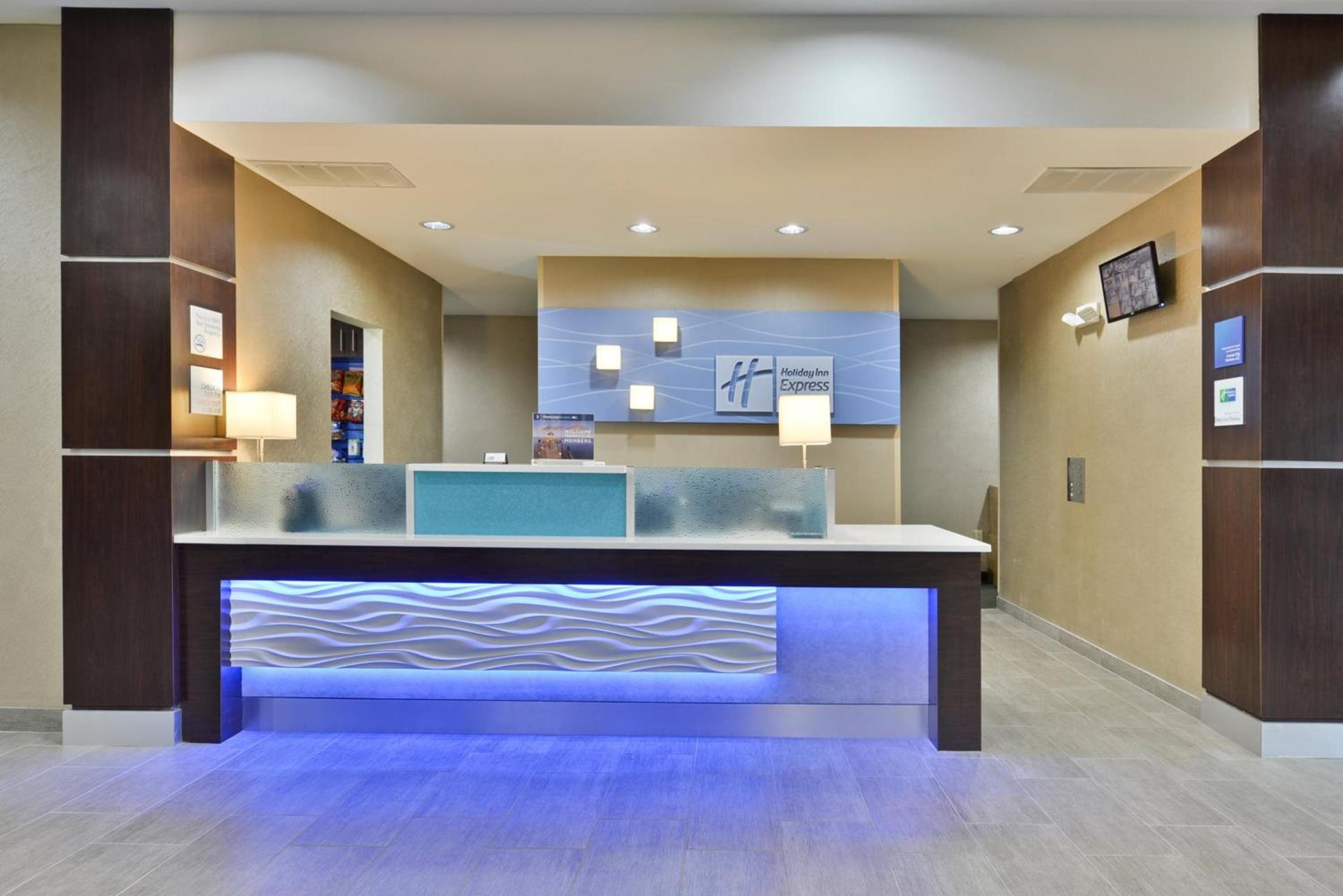 Holiday Inn Express & Suites Forrest City by IHG photo 6