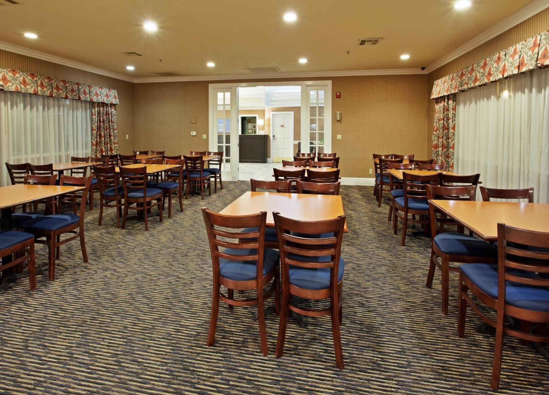 Holiday Inn Express Corning by IHG photo 16