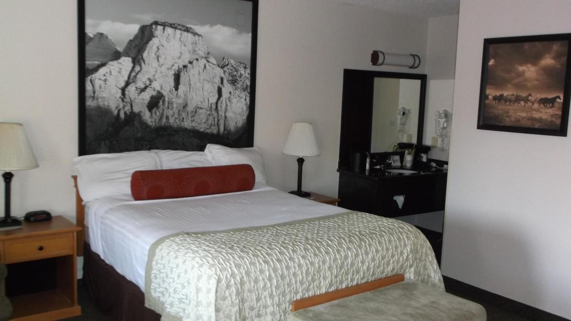 Super 8 by Wyndham Salina/Scenic Hills Area photo 26