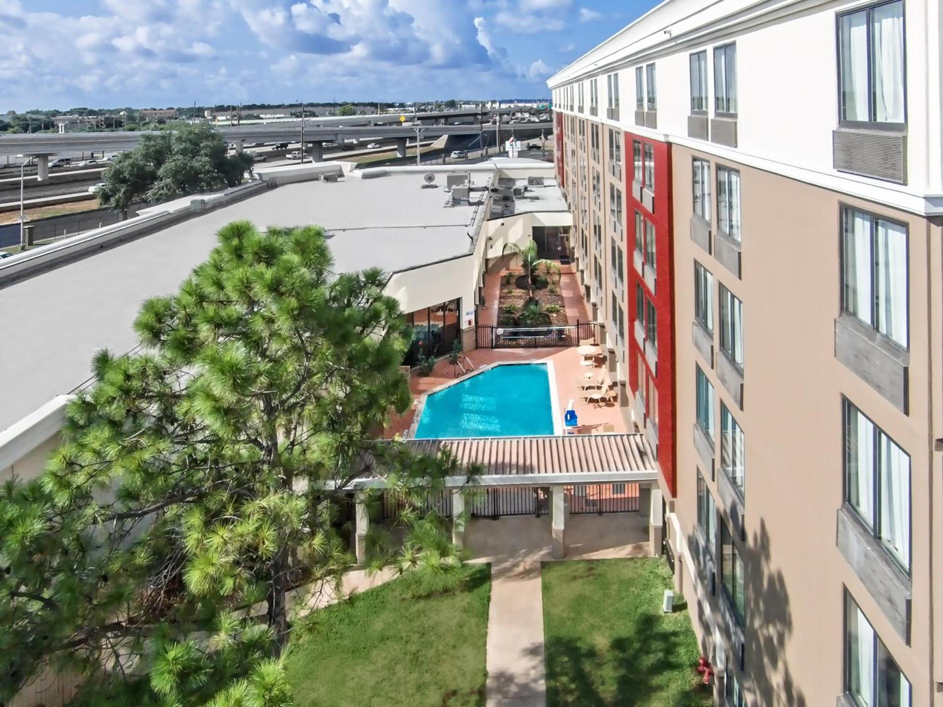 Wyndham Houston Sugarland photo 15