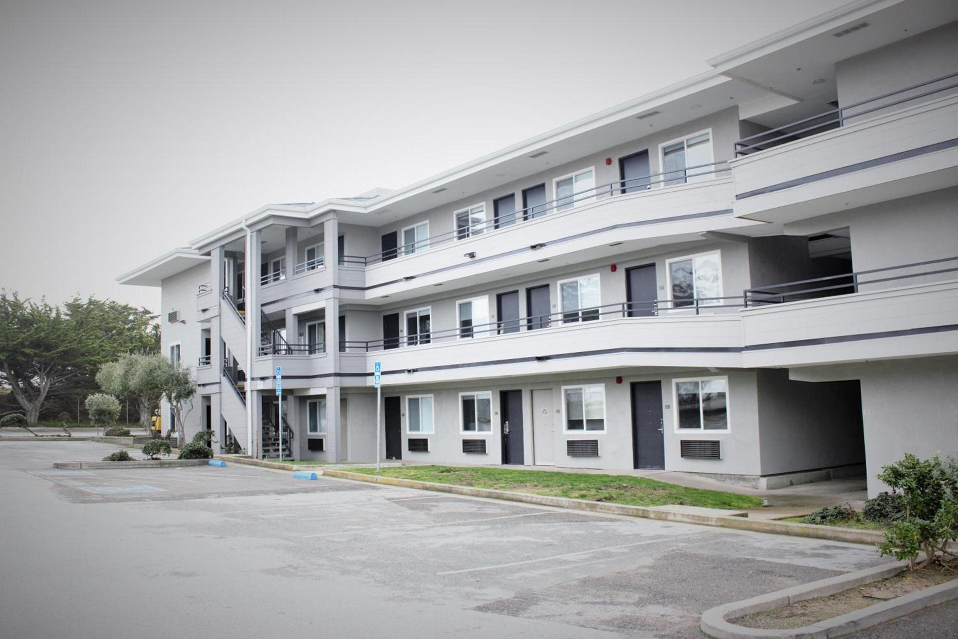 Country Inn & Suites by Radisson, Monterey Beachfront-Marina, CA photo 24
