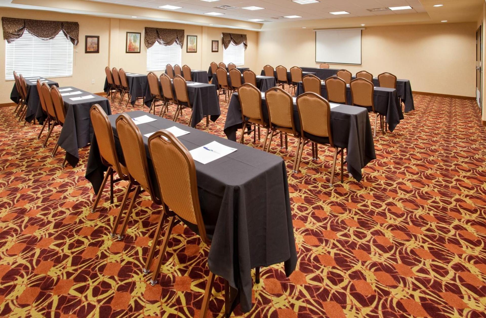 Holiday Inn Express & Suites Las Cruces North photo 10