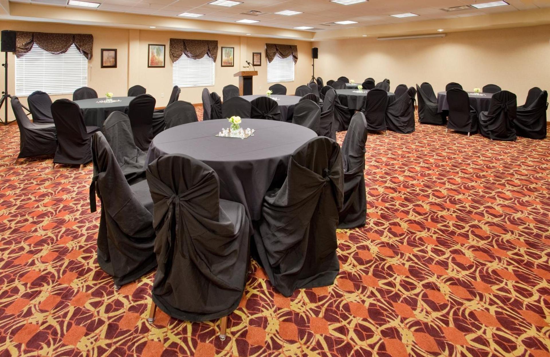 Holiday Inn Express & Suites Las Cruces North photo 41