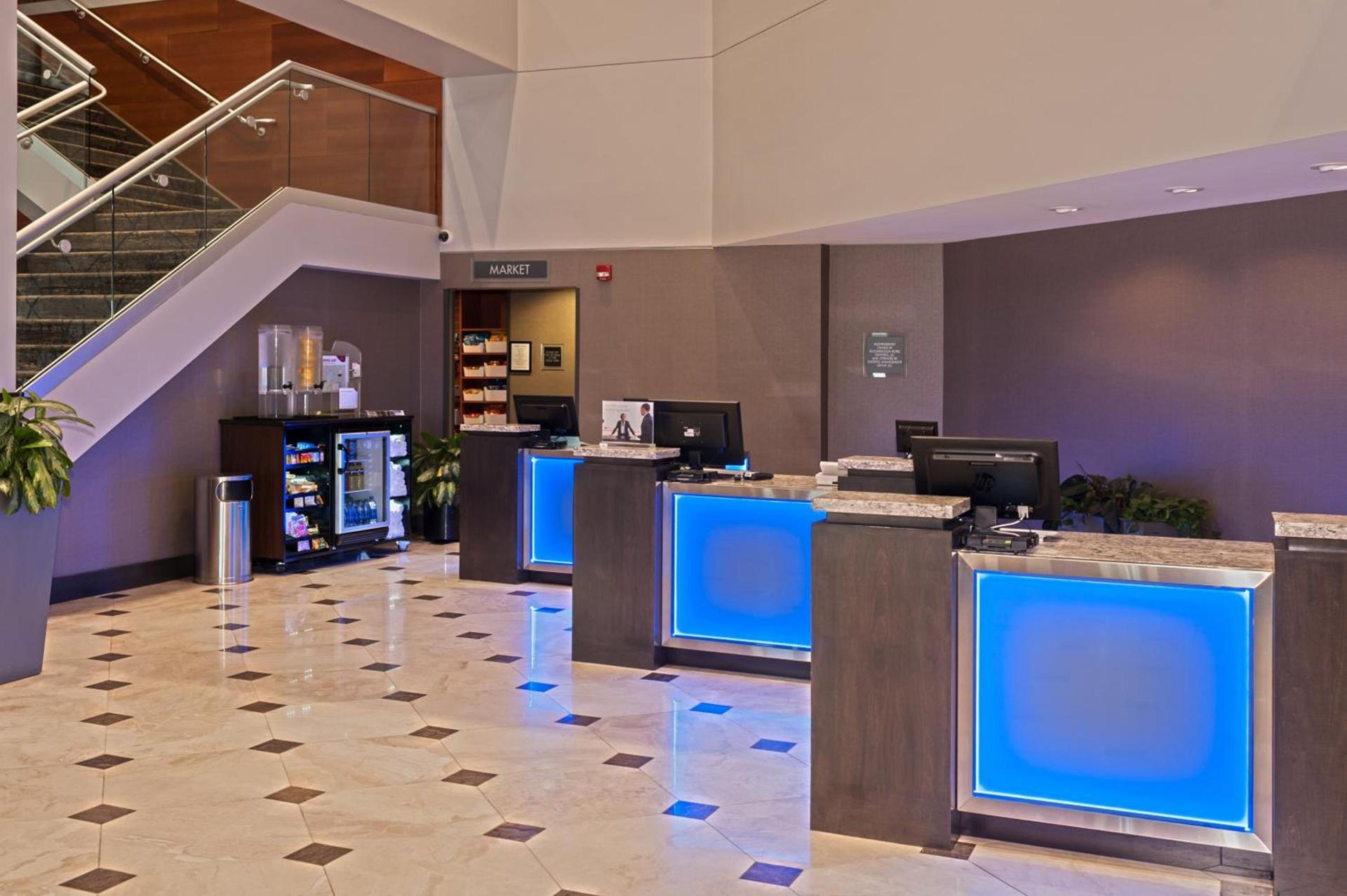 Crowne Plaza Suites MSP Airport - Mall of America by IHG photo 2