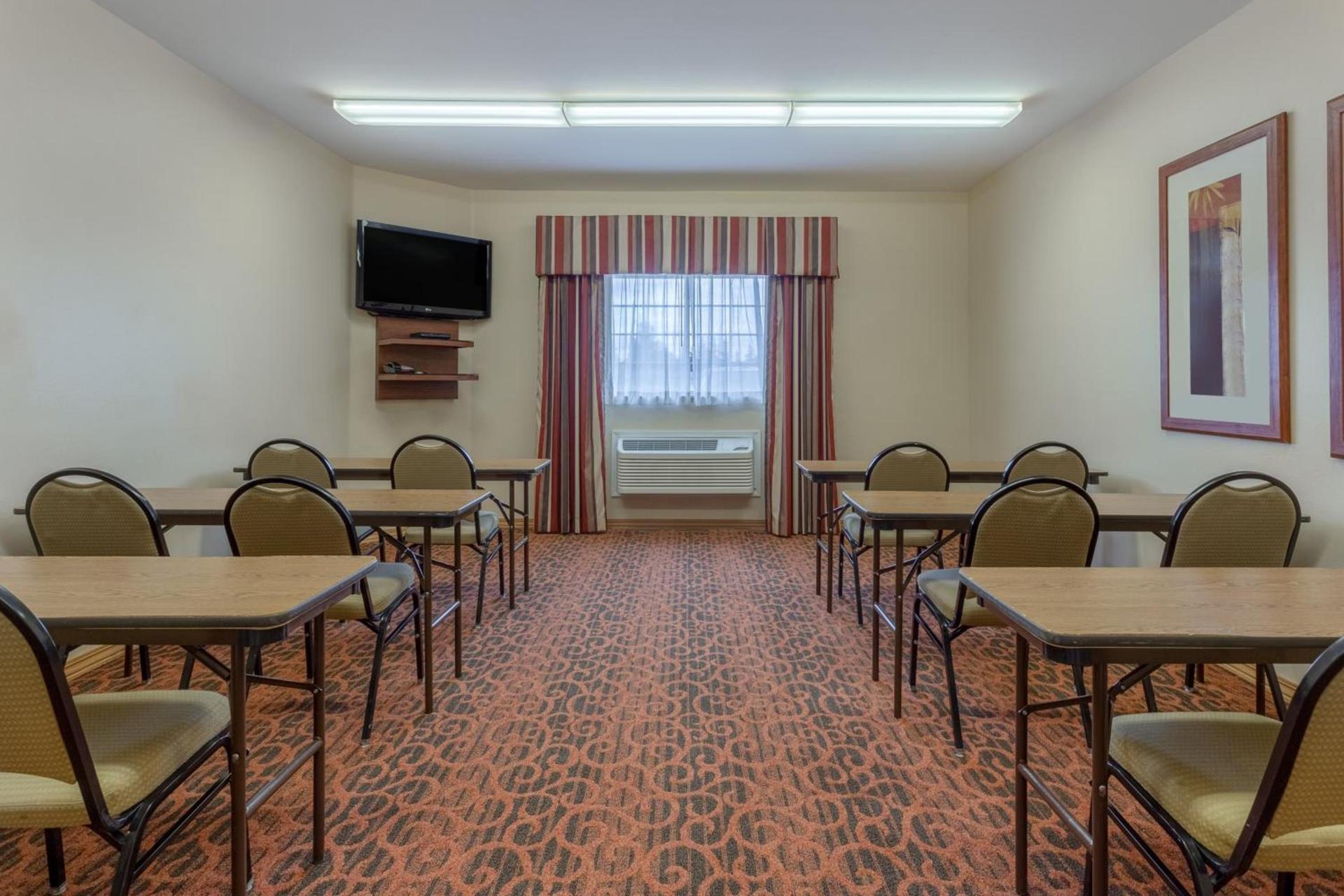 Candlewood Suites Minot by IHG photo 31