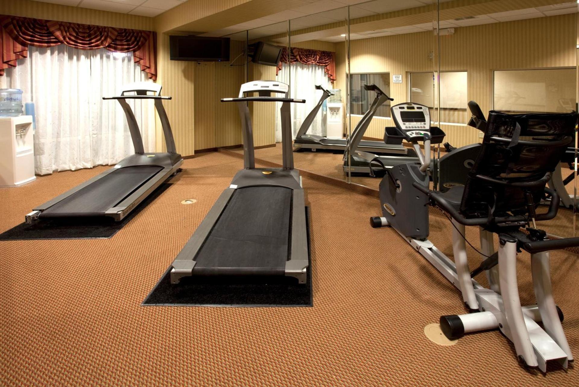 Holiday Inn Express & Suites Spring Hill by IHG photo 19