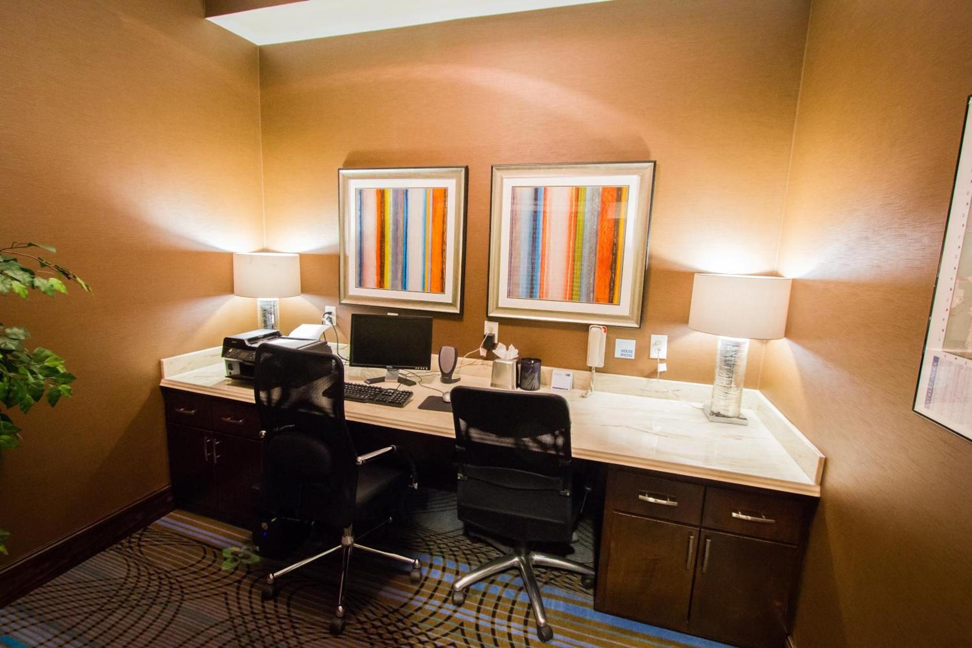 La Quinta Inn & Suites Nacogdoches photo 9