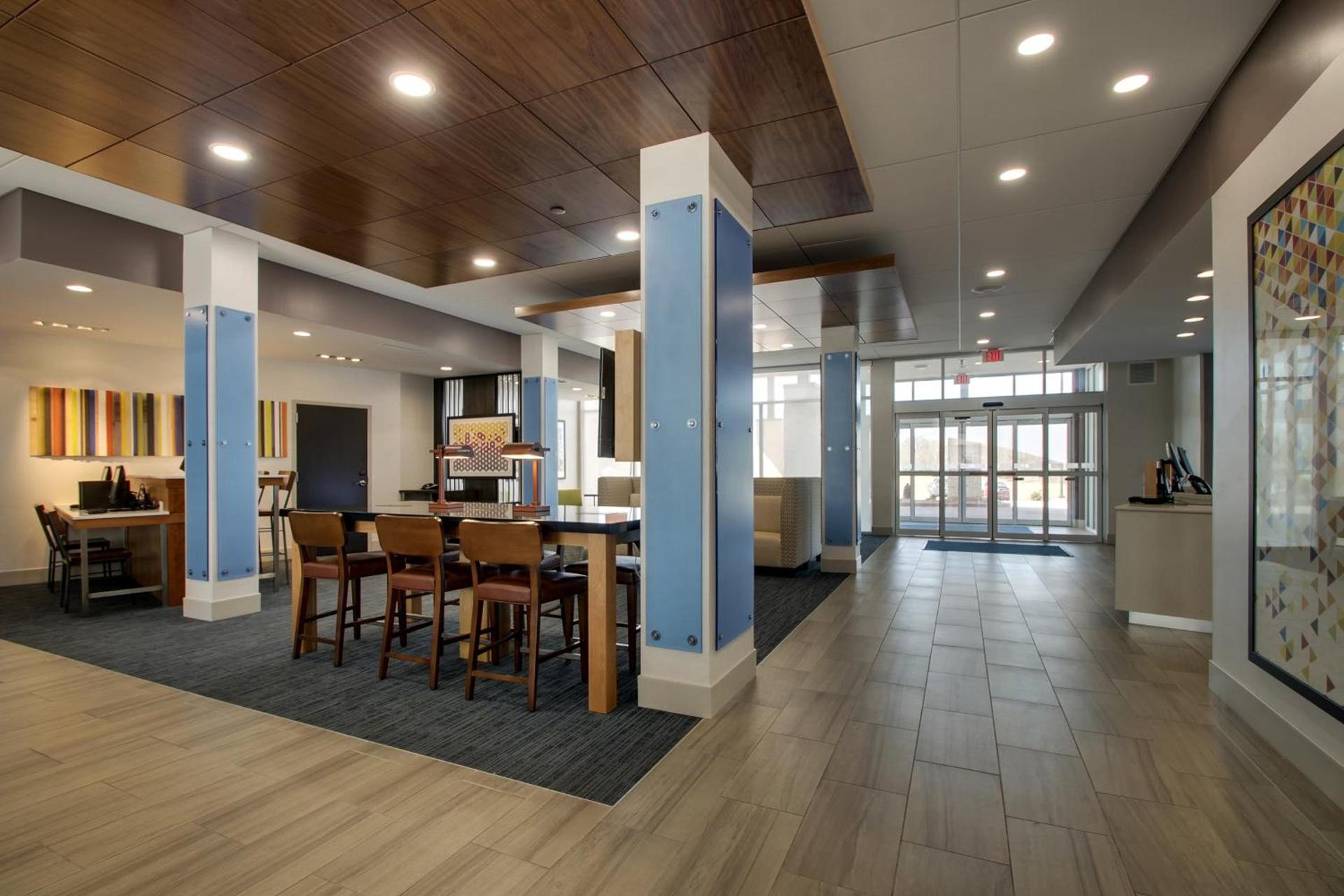 Holiday Inn Express & Suites - Mount Vernon by IHG photo 19
