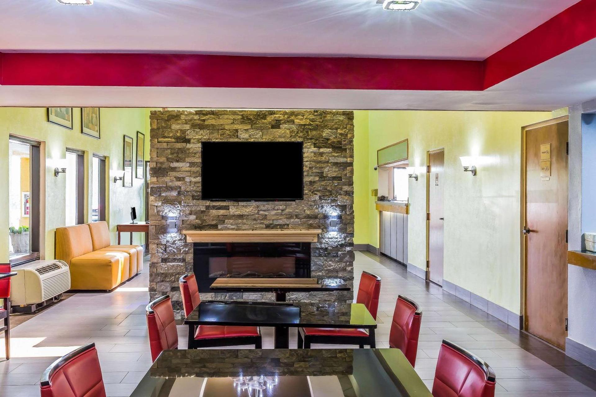 Rodeway Inn Knoxville East photo 26