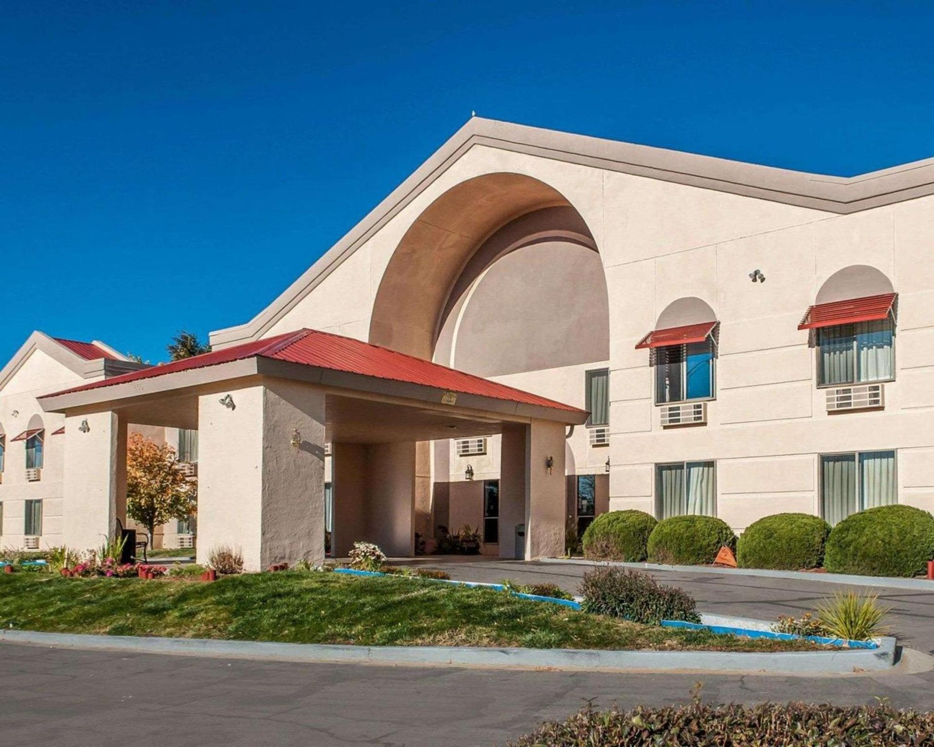 Quality Inn & Suites Farmington photo 2