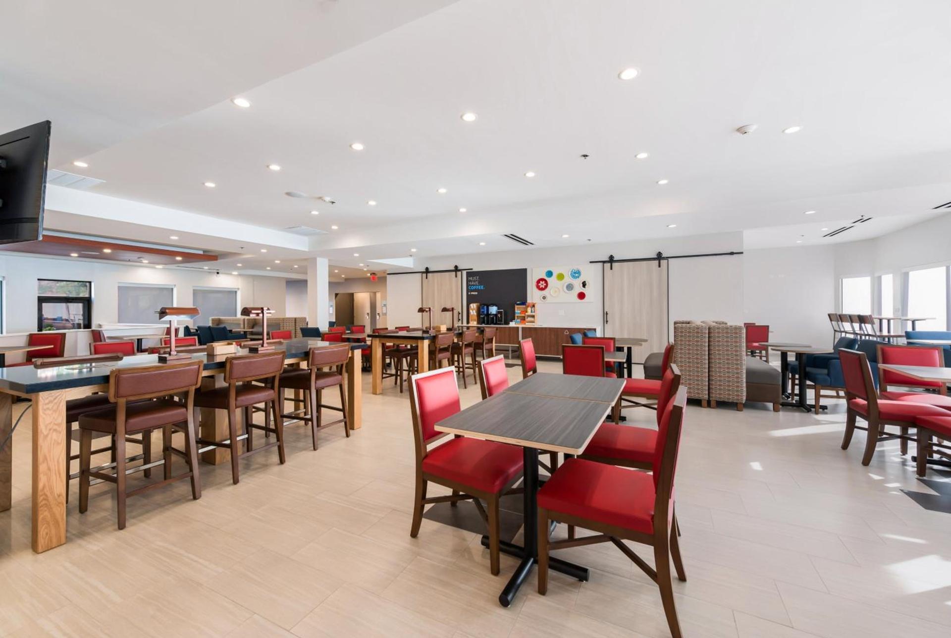 Holiday Inn Express Naperville by IHG photo 9