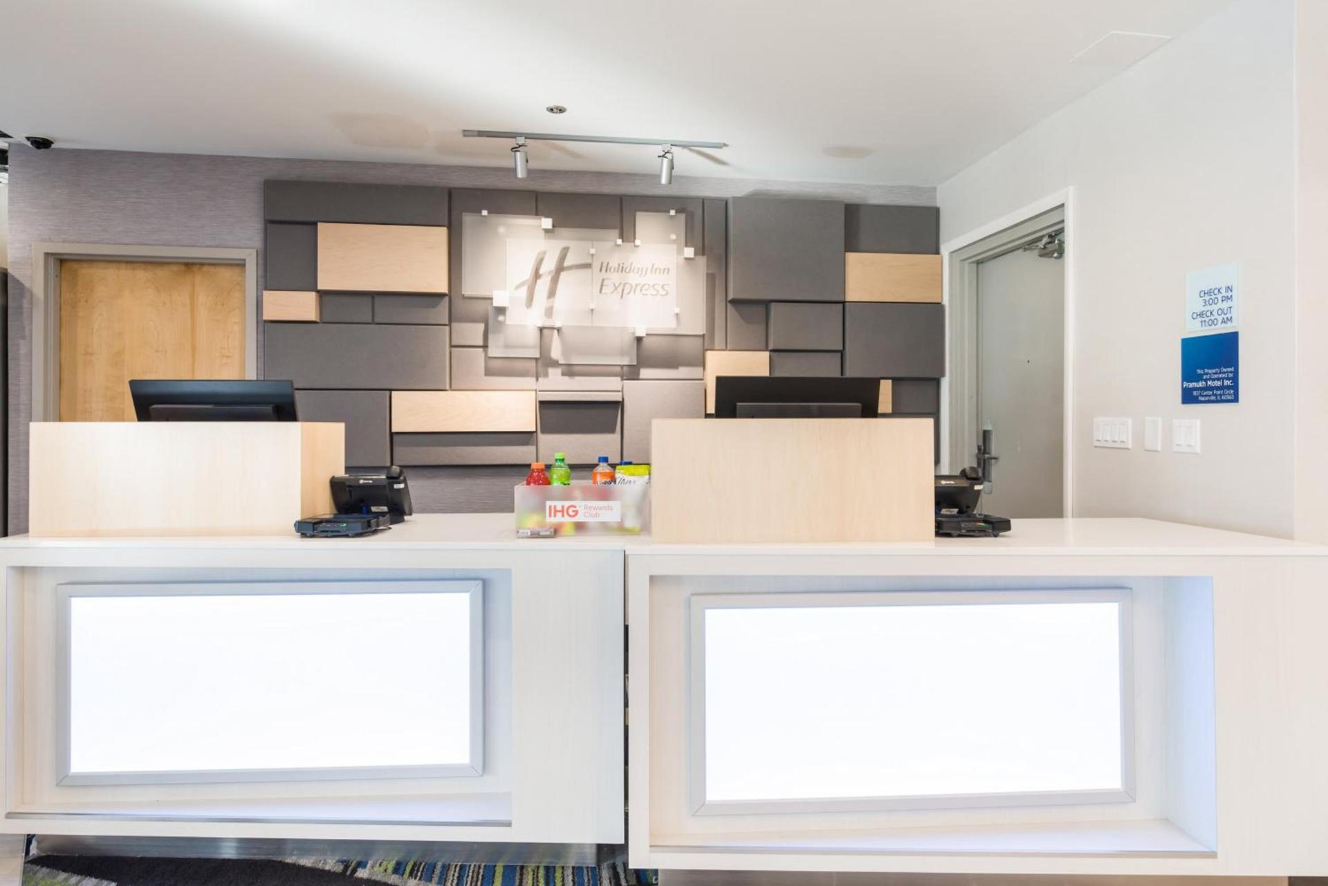 Holiday Inn Express Naperville by IHG photo 16
