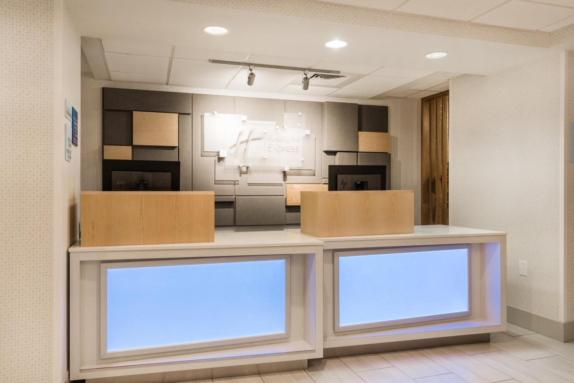 Holiday Inn Express - Lorton by IHG photo 8