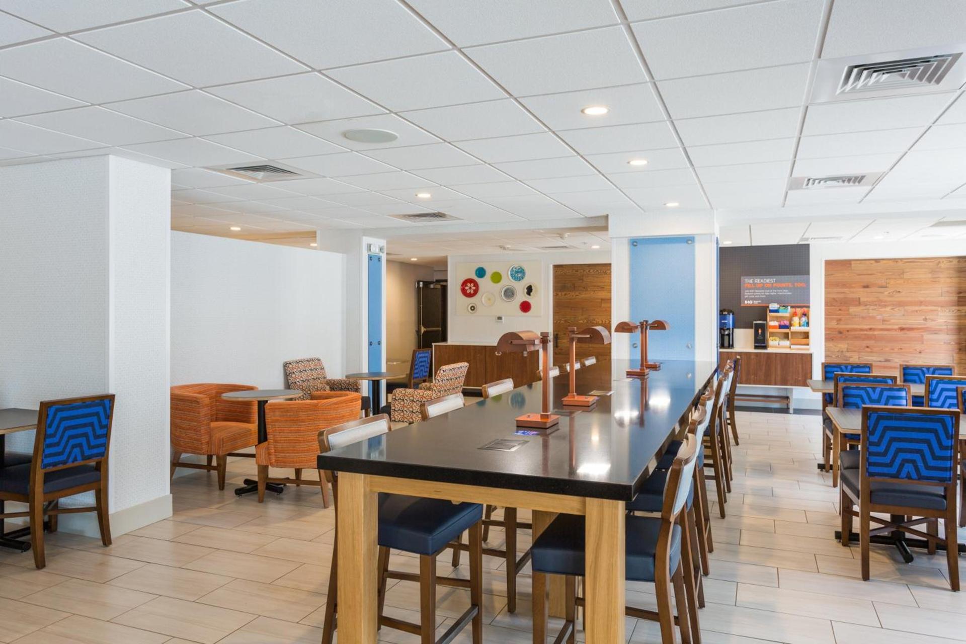 Holiday Inn Express - Lorton by IHG photo 6