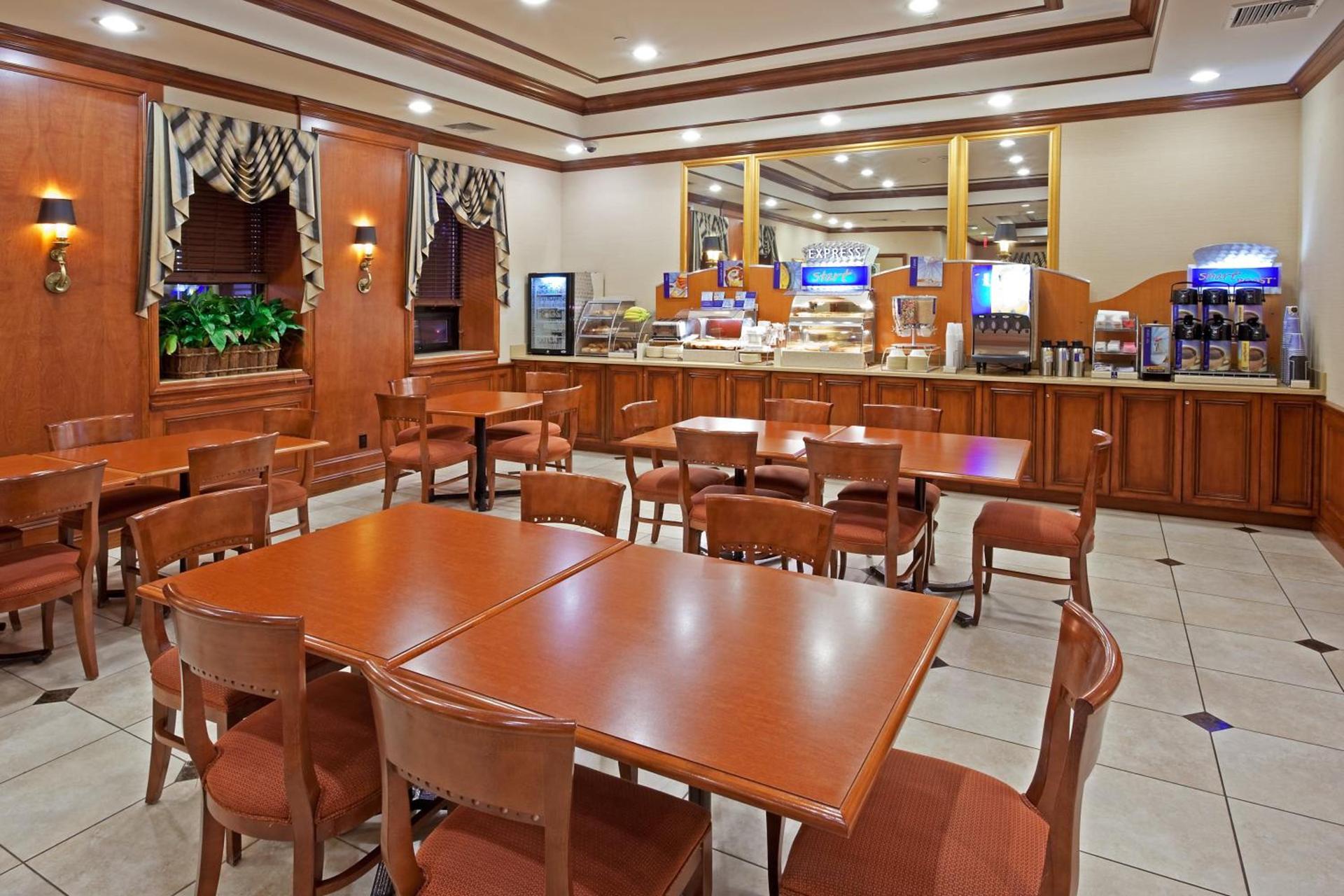 Rockville Centre Hotel - JFK Airport photo 18
