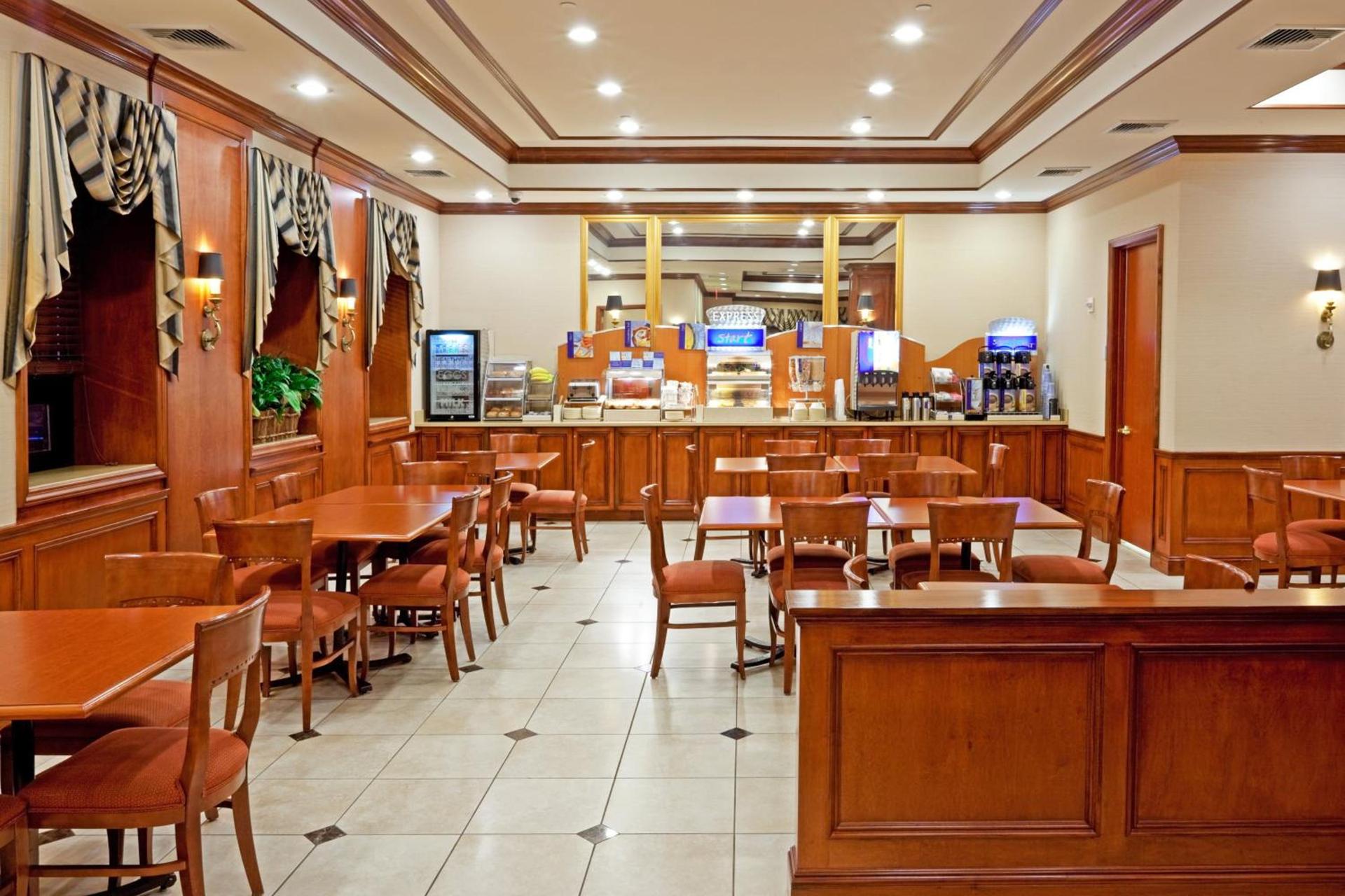Rockville Centre Hotel - JFK Airport photo 14