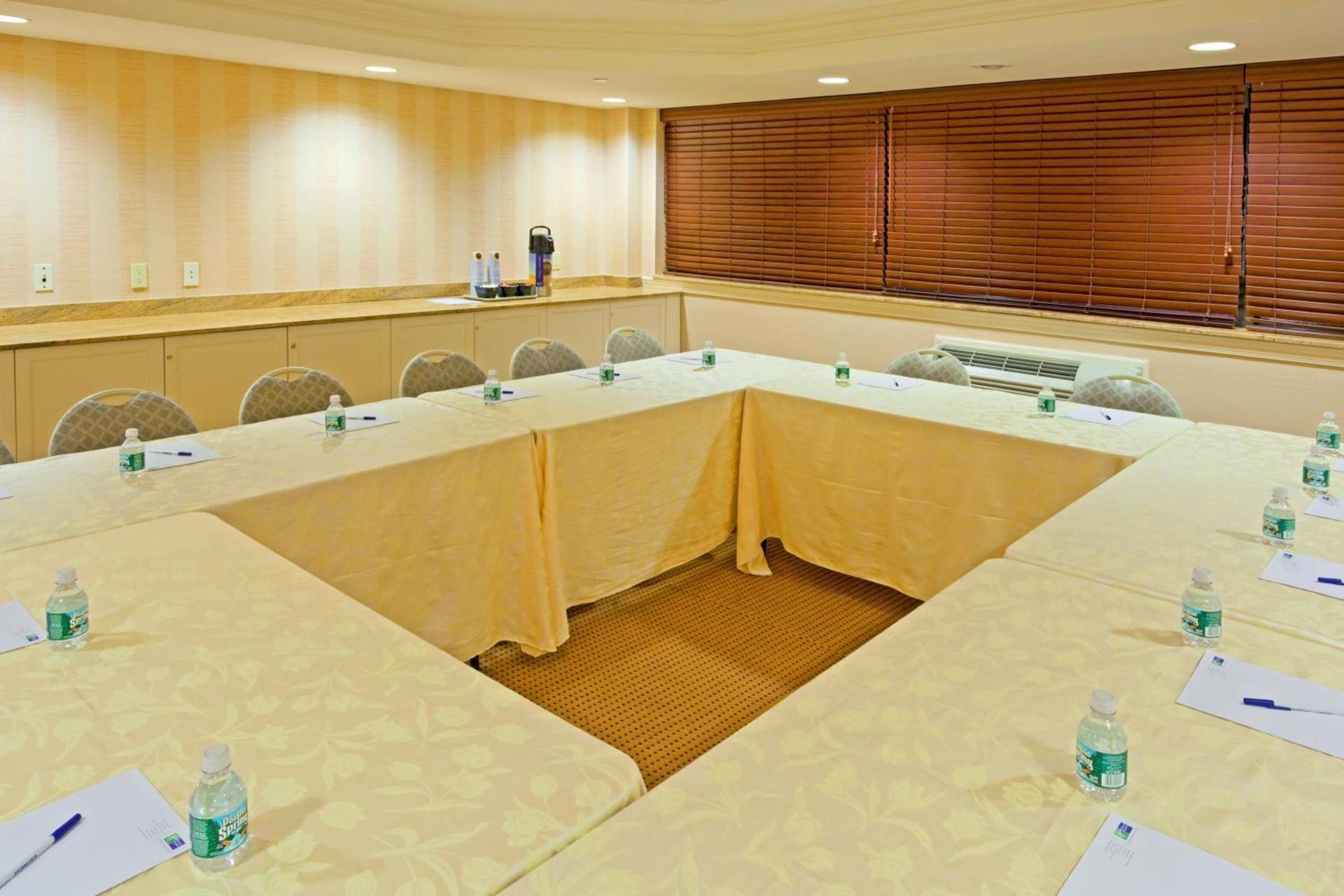 Rockville Centre Hotel - JFK Airport photo 13