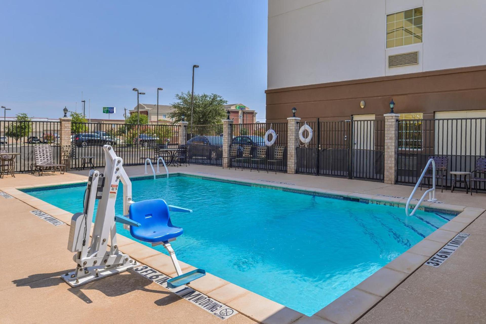 Candlewood Suites Abilene, an IHG Hotel photo 13