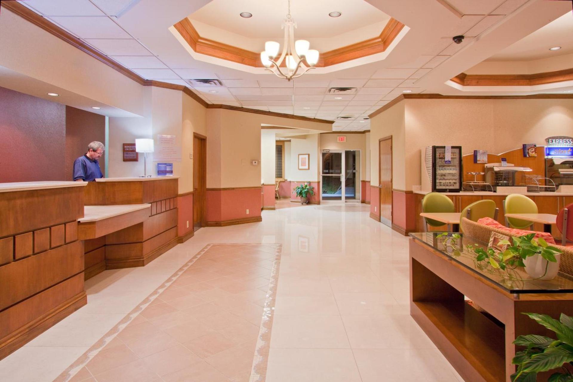 Holiday Inn Express- North Palm Beach and IHG Hotel photo 13