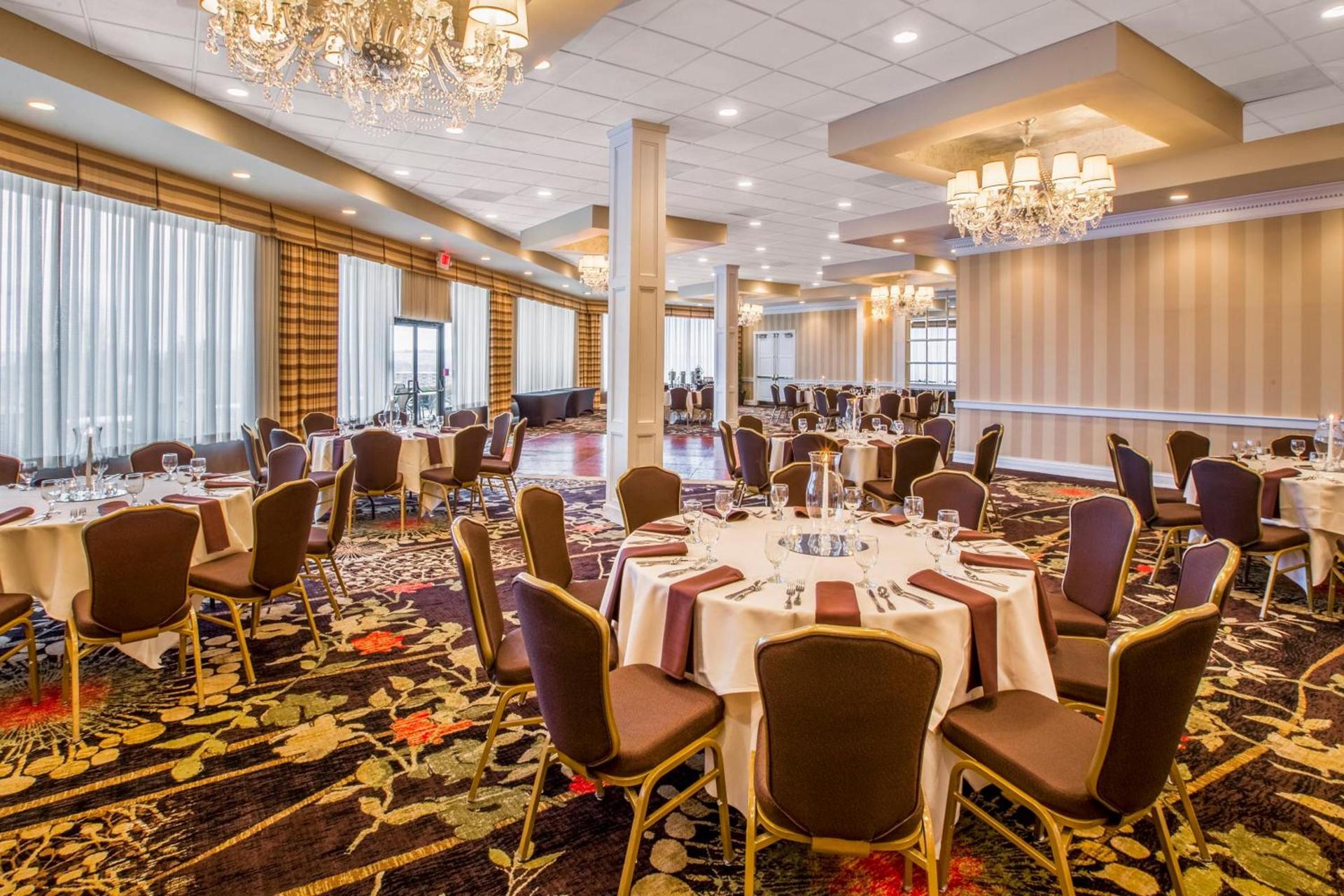 Ramada by Wyndham Cleveland Independence photo 3