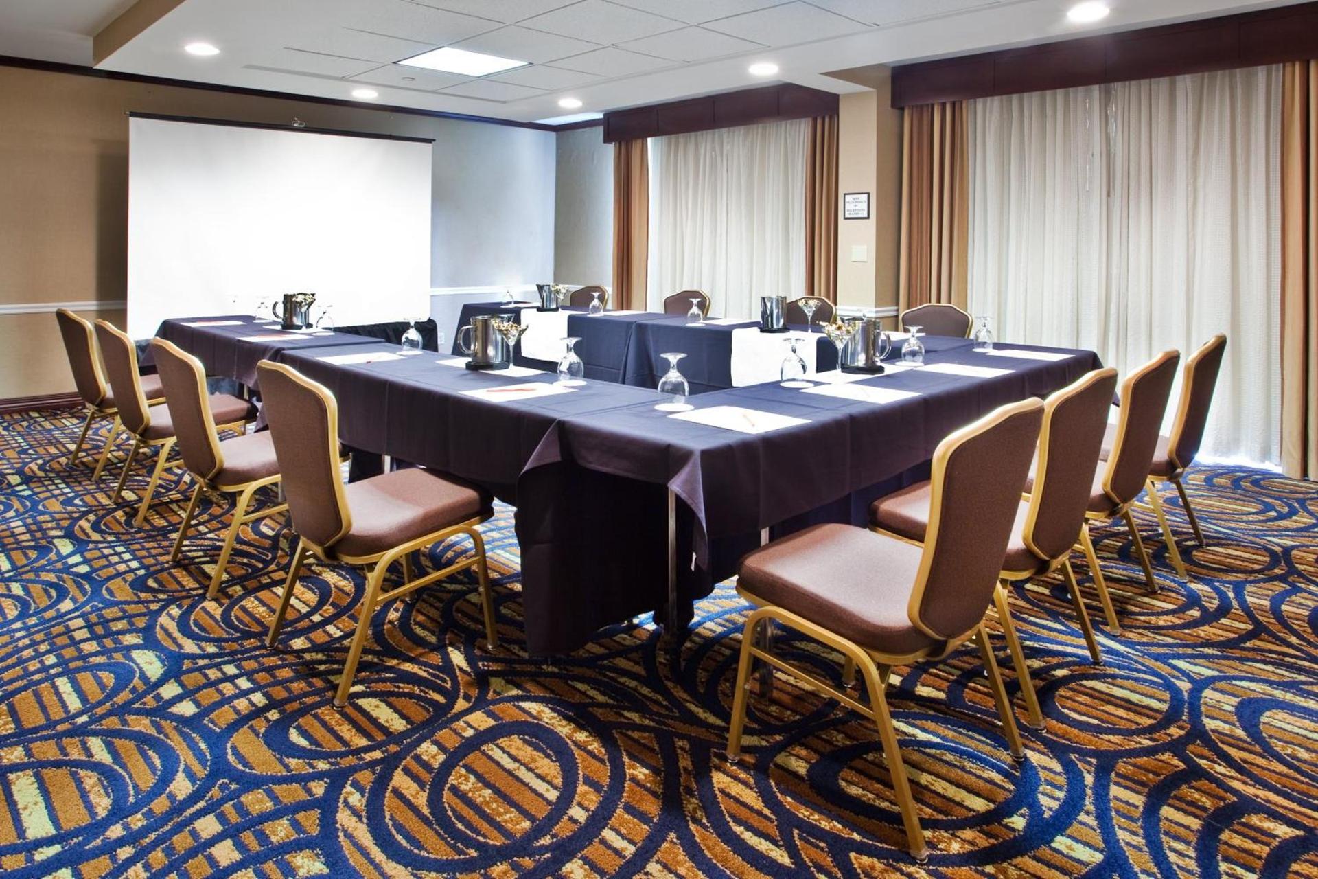 Ramada by Wyndham Cleveland Independence photo 30