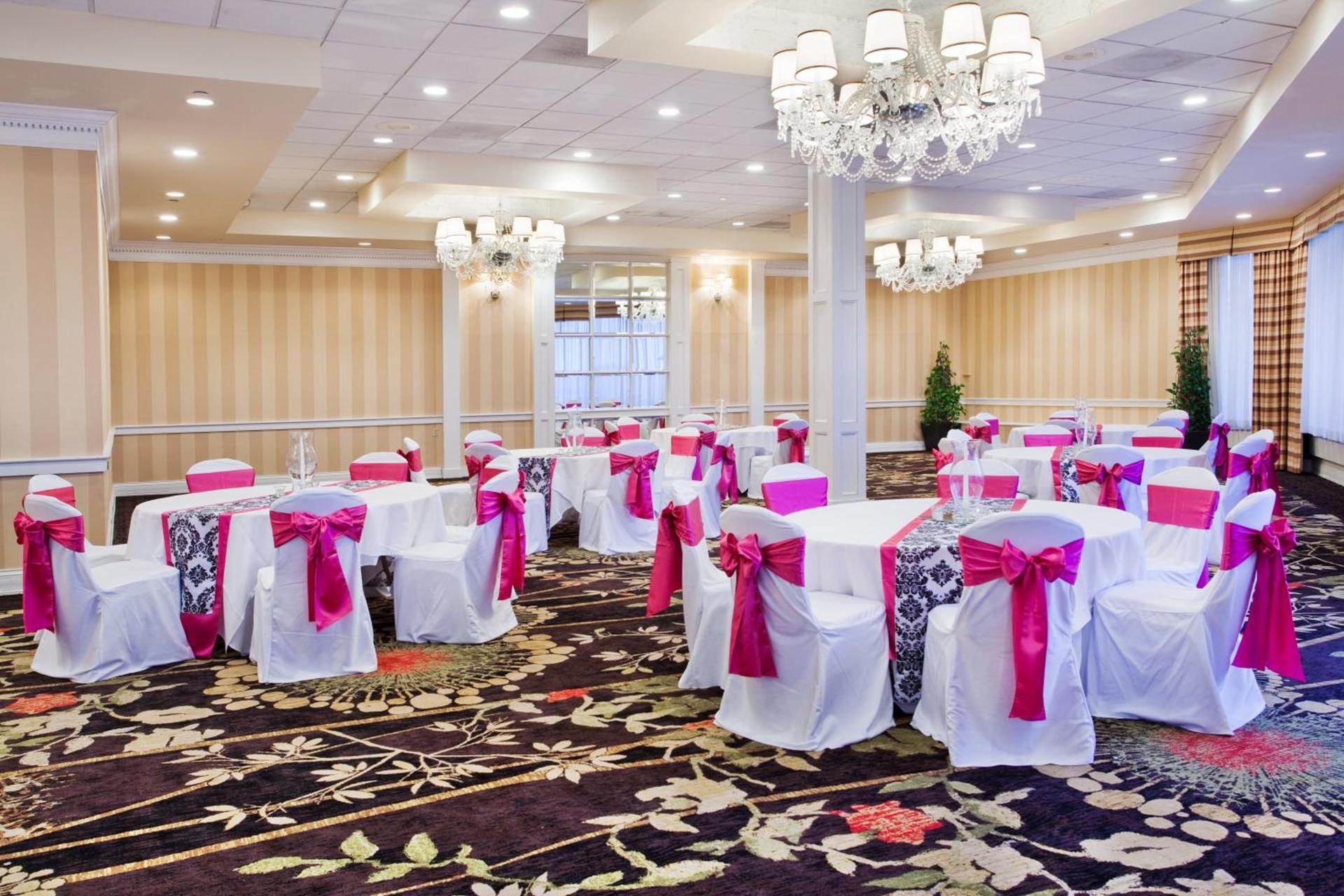 Ramada by Wyndham Cleveland Independence photo 21