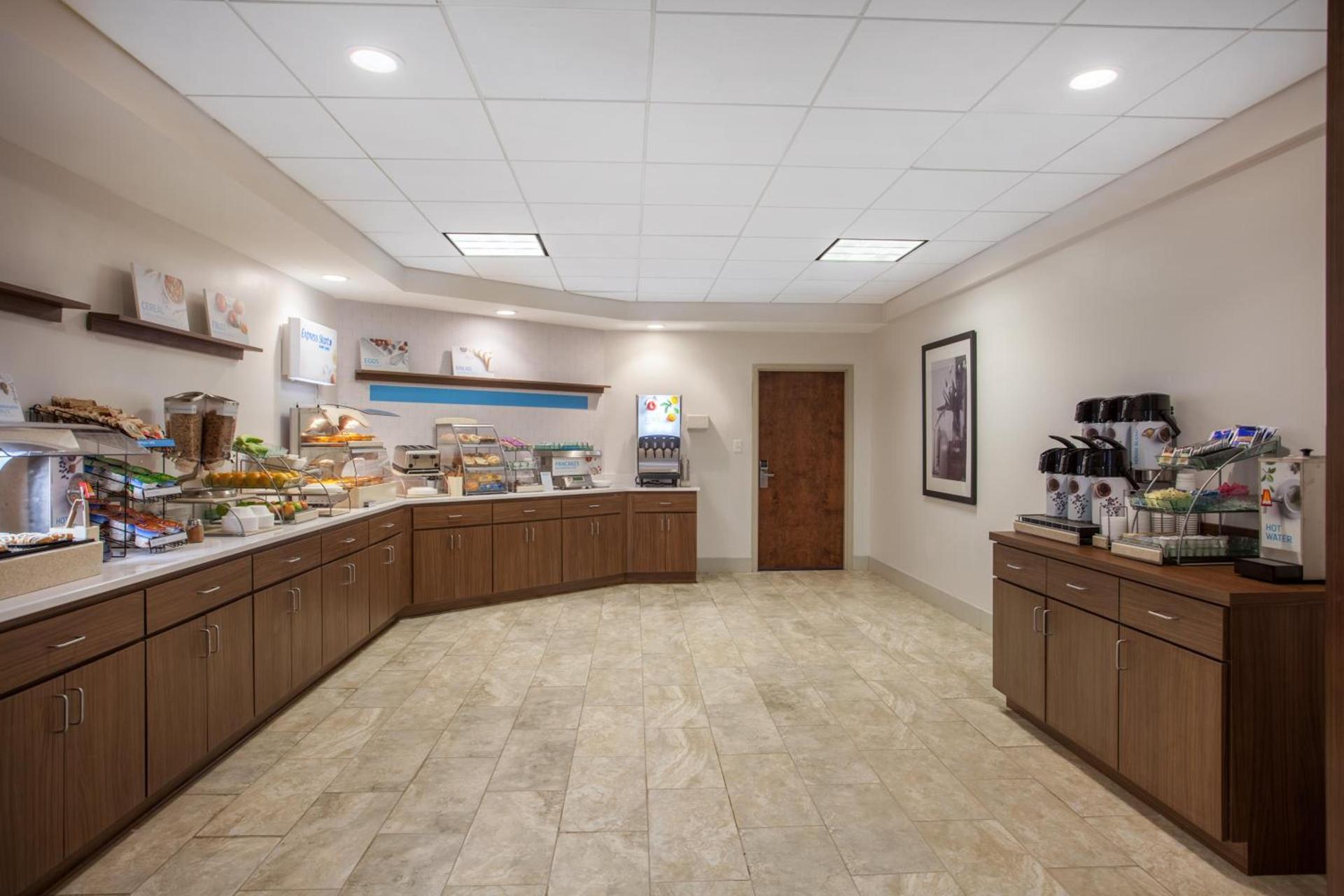 Holiday Inn Express & Suites Augusta West - Ft Gordon Area by IHG photo 19
