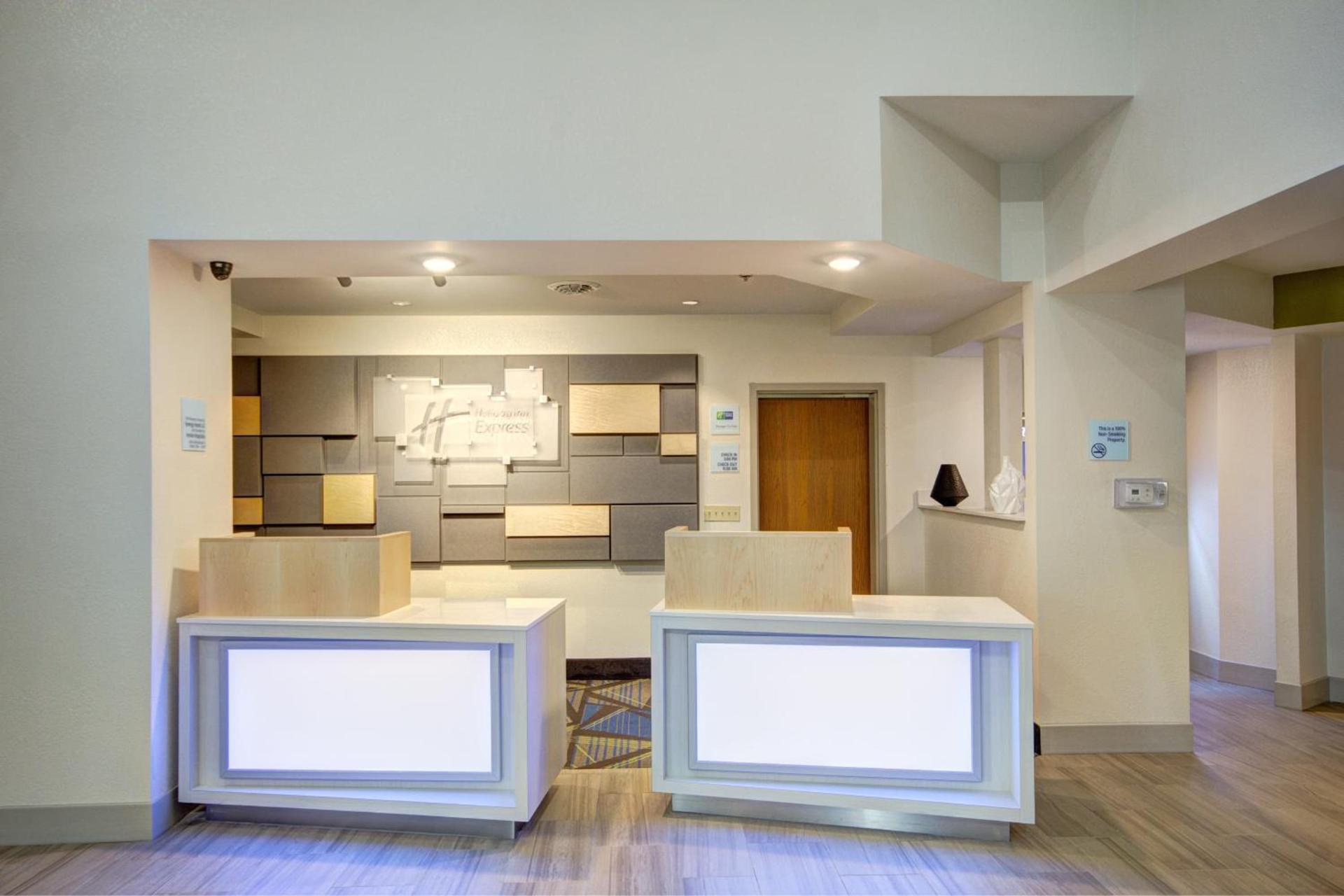 Holiday Inn Express Columbus South - Obetz by IHG photo 2