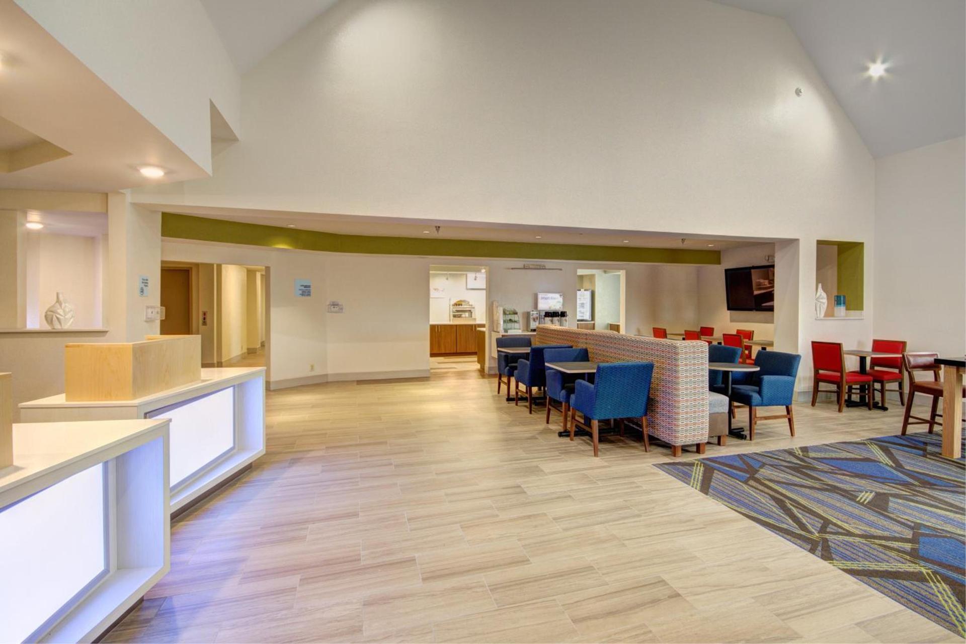 Holiday Inn Express Columbus South - Obetz by IHG photo 7