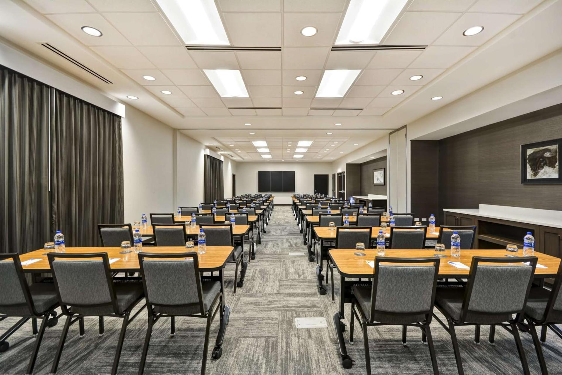 Hyatt Place Fresno photo 21