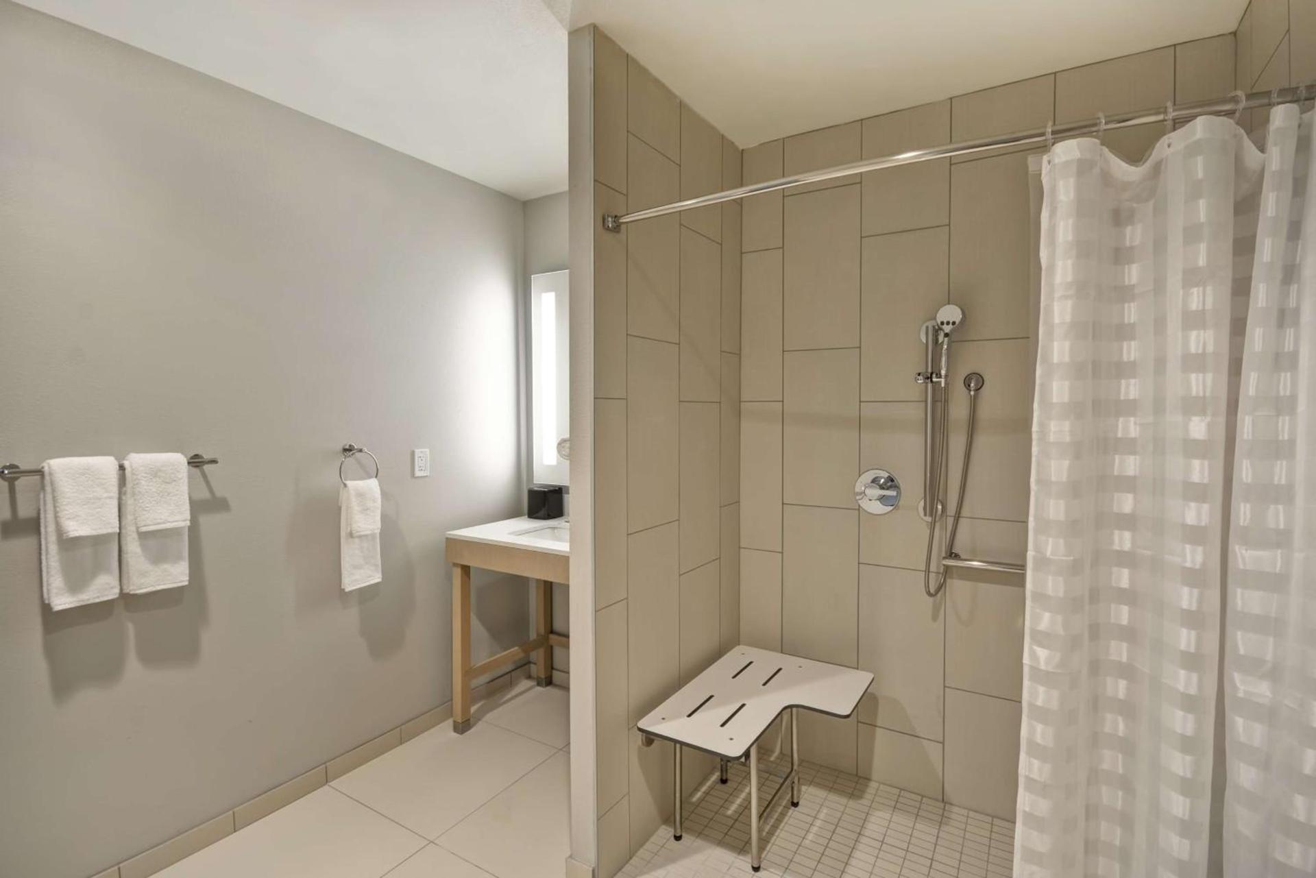 Hyatt Place Fresno photo 19