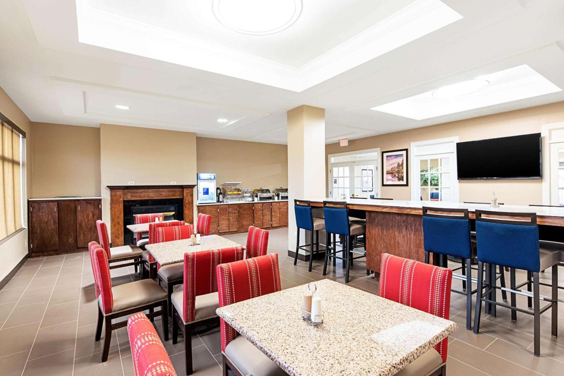 Comfort Inn & Suites Pine Bluff photo 24