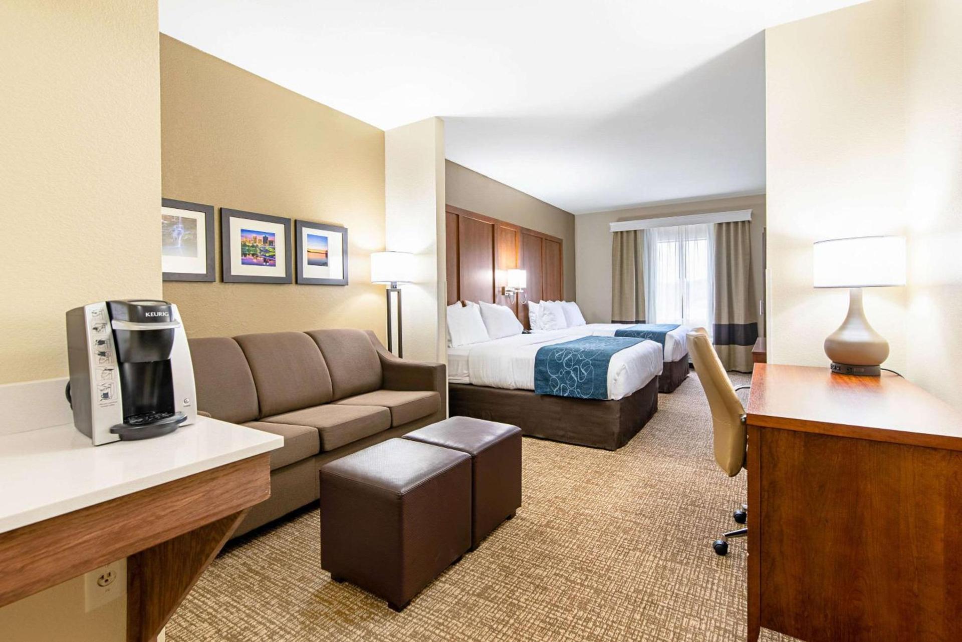 Comfort Inn & Suites Pine Bluff photo 16