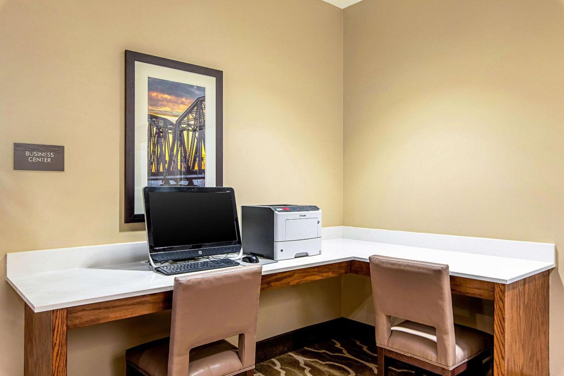 Comfort Inn & Suites Pine Bluff photo 21