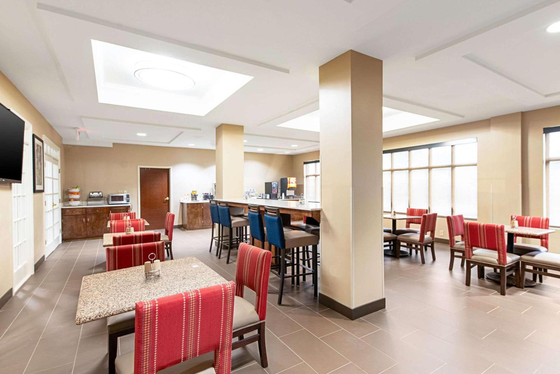 Comfort Inn & Suites Pine Bluff photo 23