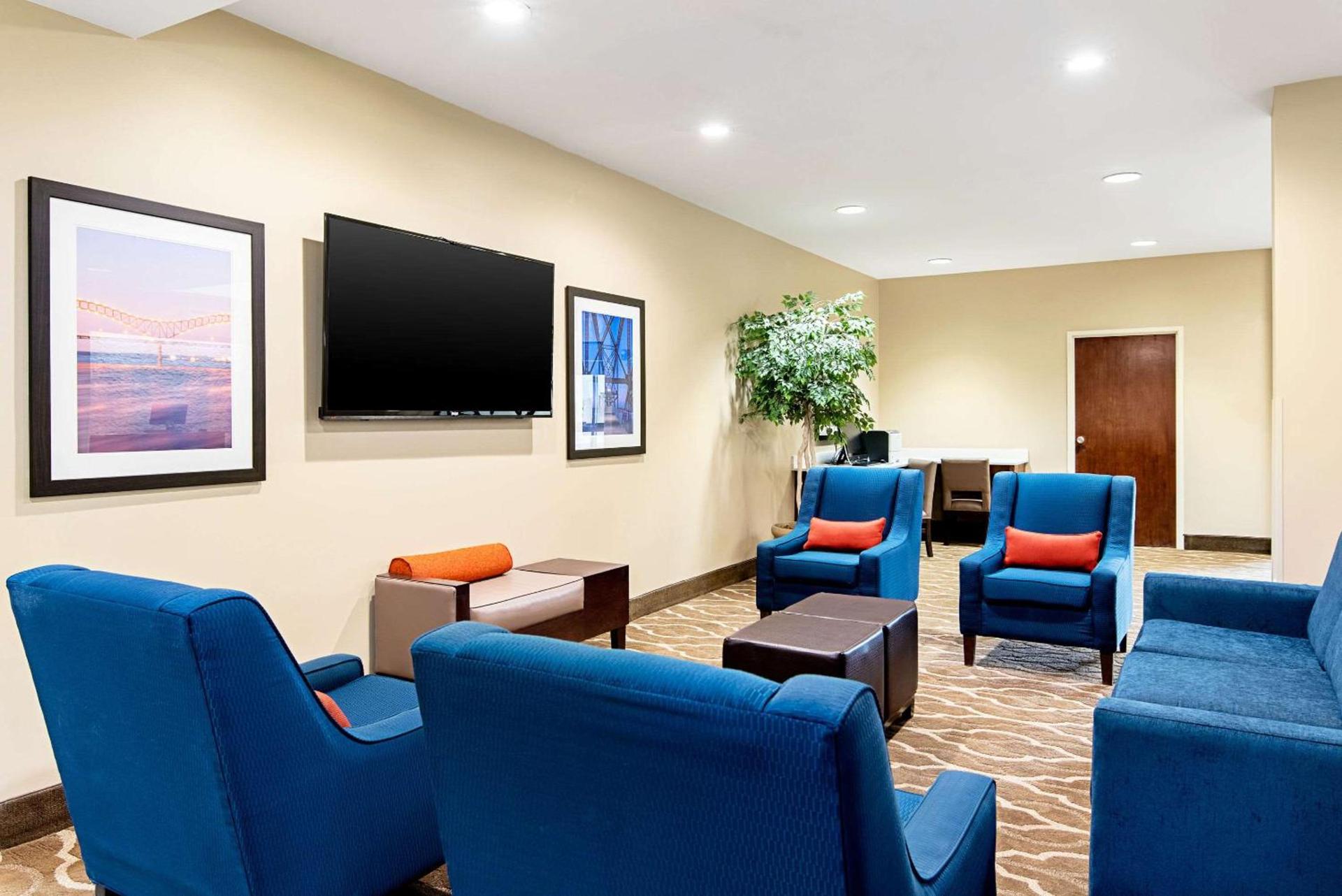 Comfort Inn & Suites Pine Bluff photo 3