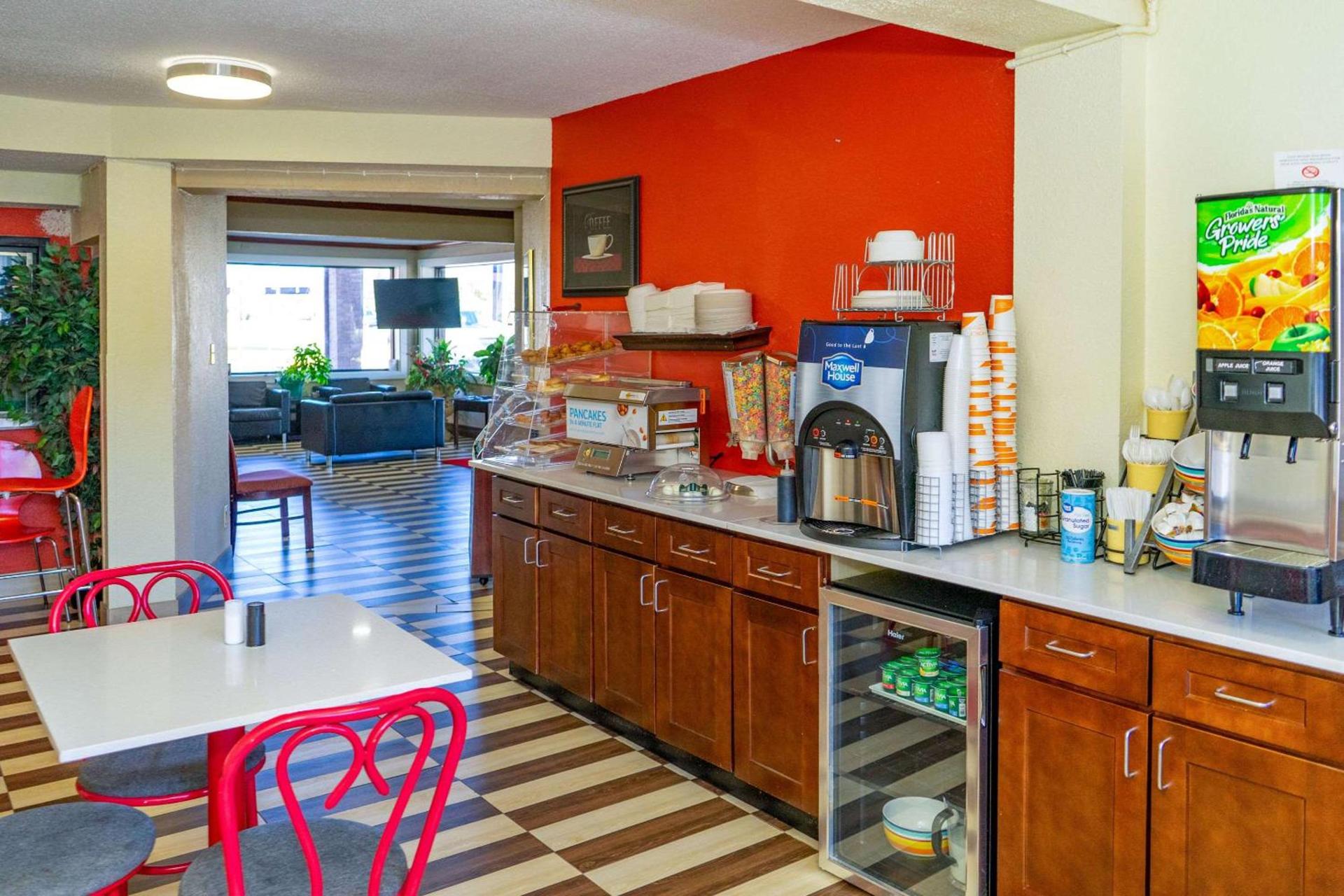 Park Inn by Radisson, Weldon - Roanoke Rapids photo 12